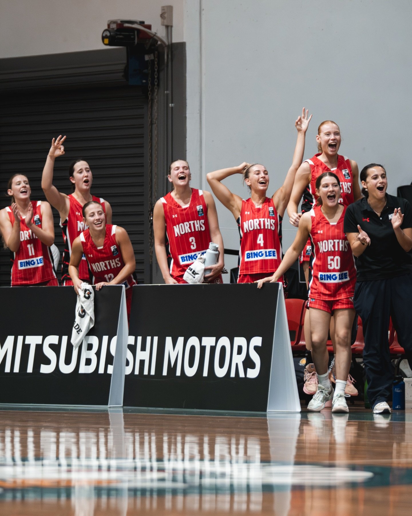 Bears at the Hive 🐻🔥

Both NBL1 squads put on a show against the Hills Hornets Saturday night. Our undefeated women stay rolling, taking it 51&ndash;75, while the men dominated and secured the dub 62&ndash;92.

We&rsquo;re back home next Saturday t