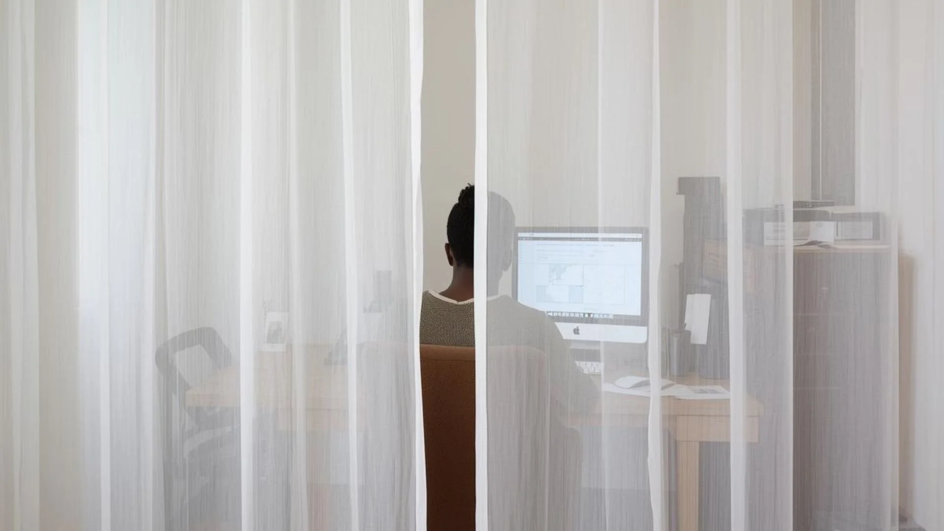 5 Marketing Systems I’d Set Up First If I Were Launching an E-Commerce Brand (The Real Backstage Blueprint)