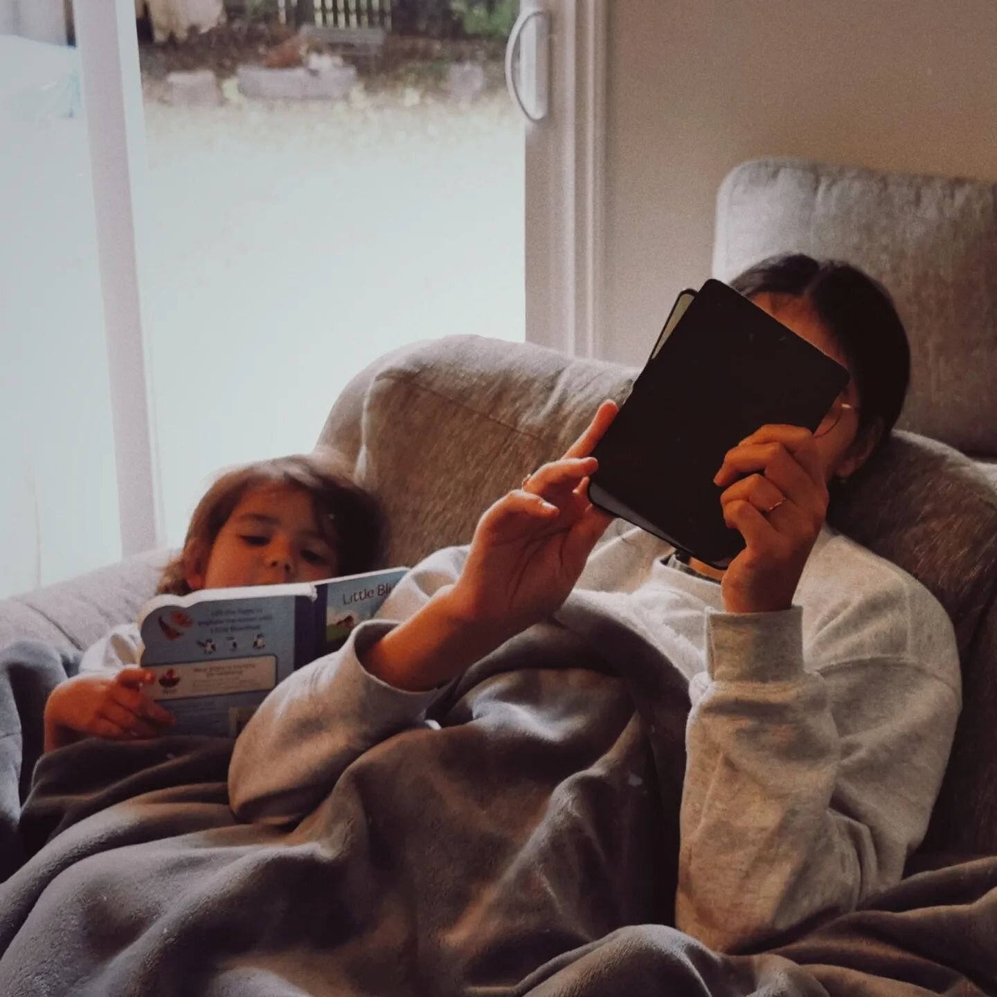 Sisters reading...
☆
☆
☆
☆
☆
☆
☆
#sisters #littlesis #bigsis #sister #bookworm #youngreaders #book #books #bookstagram #bookworm #booklover #bookish #booknerd #bookaddict #bookme