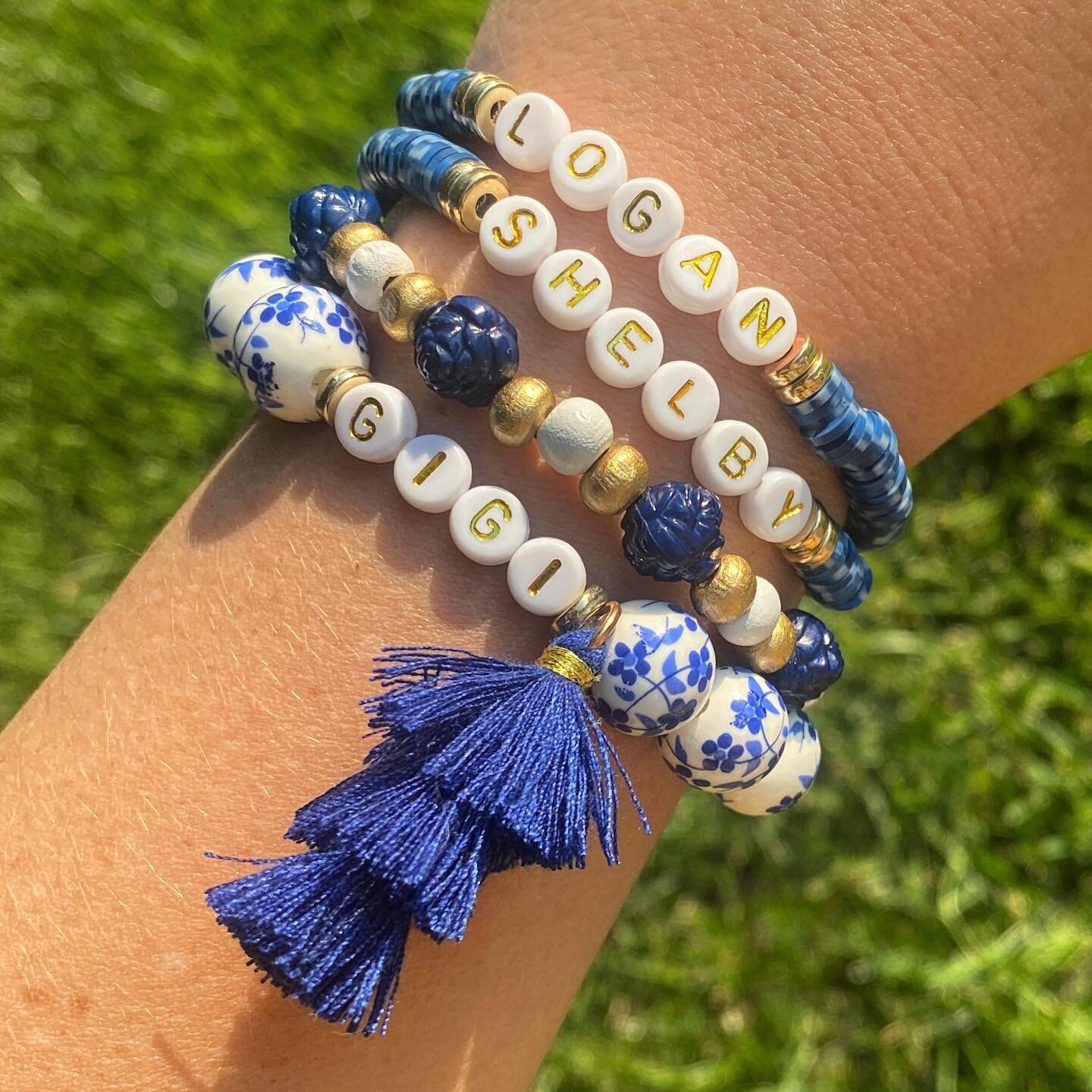 Look at this sweet stacker! I love the blues! 🤩💙 If you&rsquo;re wanting to order, just reach out and let me know if you&rsquo;re wanting colors or neutrals! $5/bracelet