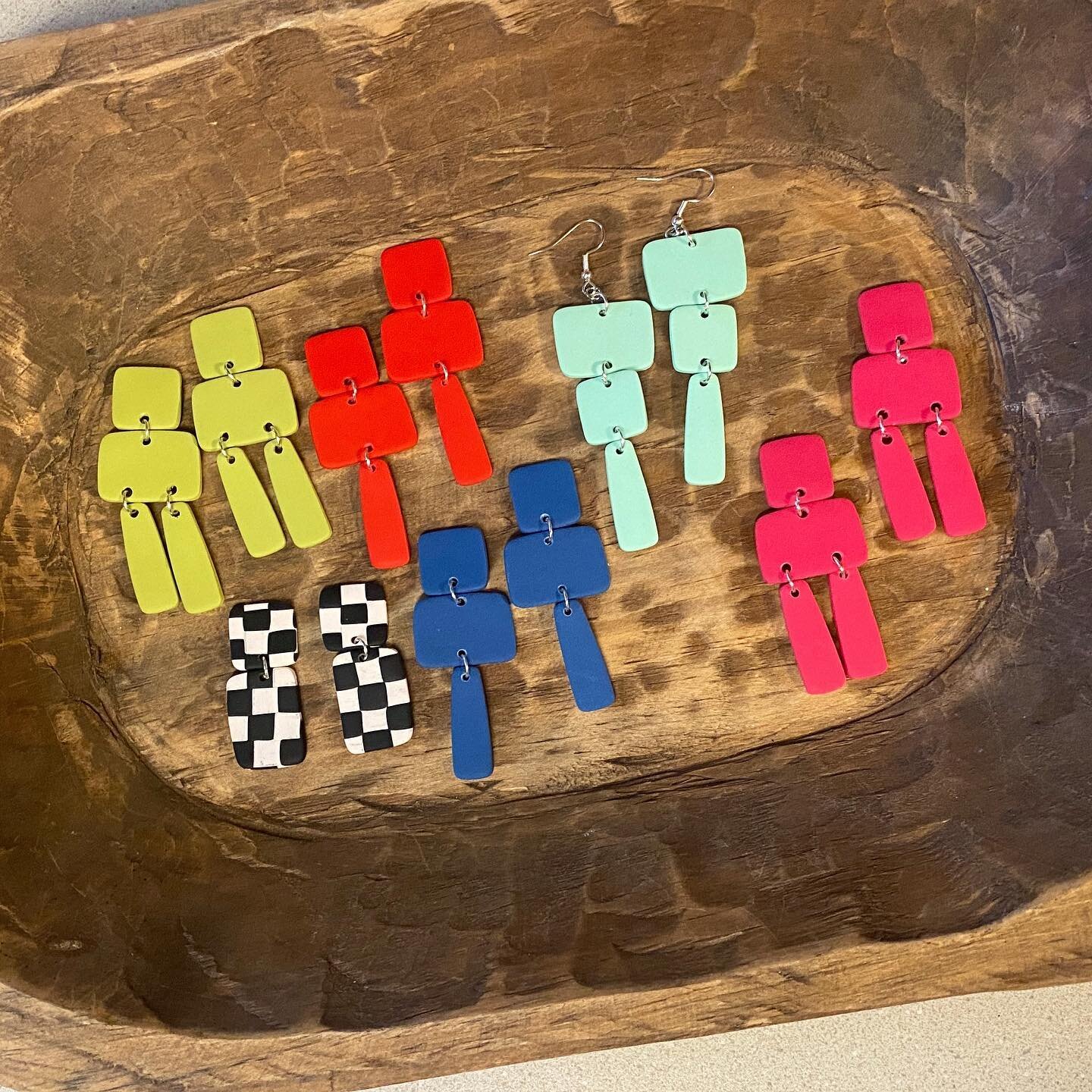 My sweet lil&rsquo; Plain Janes! Almost didn&rsquo;t post so I could just keep them all, but now I&rsquo;ll keep what&rsquo;s left lol. All will be stud back, except the light blue which has a hook - similar to the style in yesterday&rsquo;s post. 
$