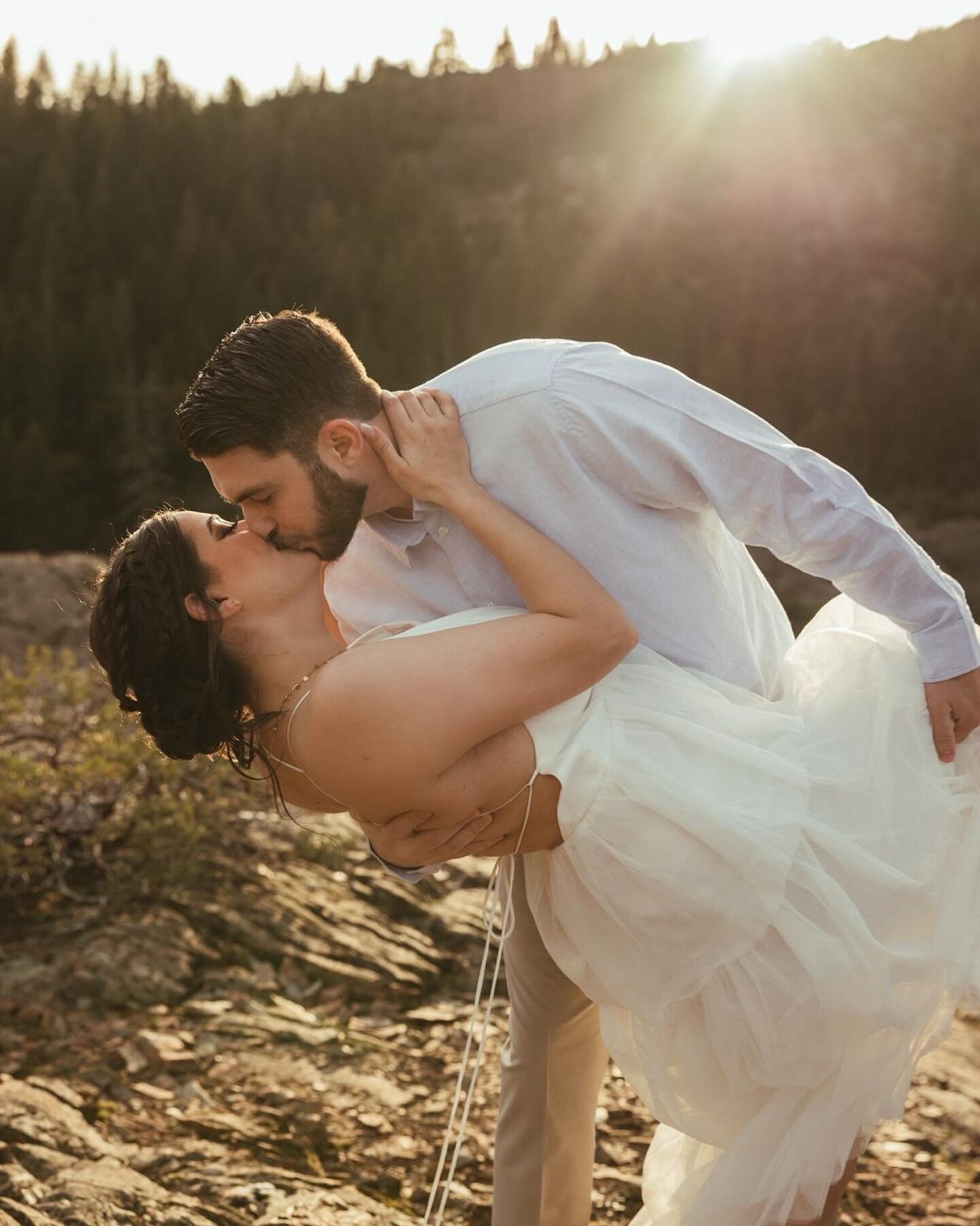 Look how dreamy this engagement photo session was! I&rsquo;m so excited to capture this couples big day in just a couple of weeks.
&bull;
&bull;
&bull;
#engaged #engagementphotos #engagementphotography #couple #couplephotography #couplephotographer #