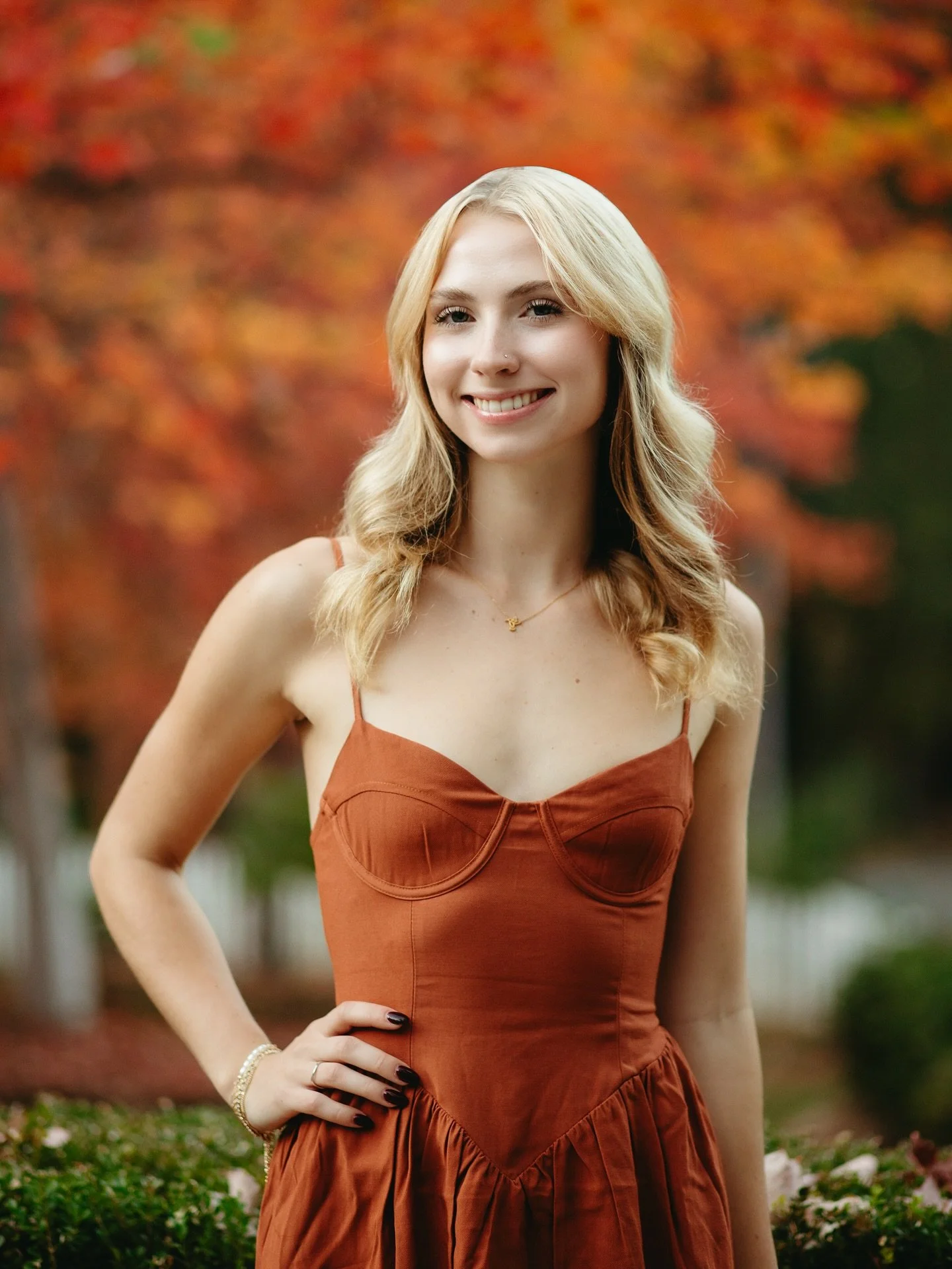 π Fall is just around the corner, which means golden leaves, cozy outfits, and some of the best colors of the year. I’m starting to book up for fall senior sessions, so if you’re Class of 2026 and want those dreamy autumn photos, now&rsq