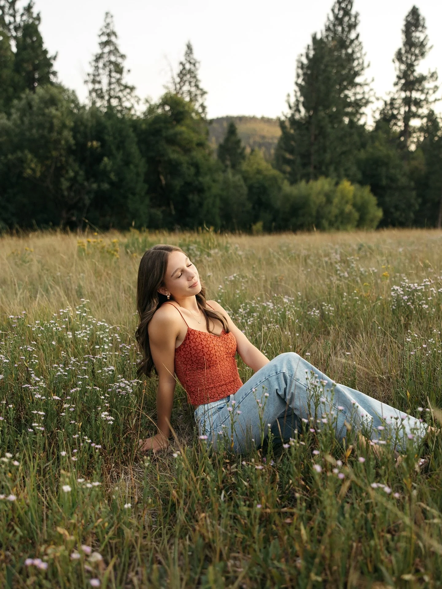 Enjoying that senior era glow β¨π²
I had such a fantastic time creating these photos with Alyssa. Thanks for such a fun shoot π
#NevadaCountyPhotographer 
#GrassValleyPhotographer 
#NevadaCitySeniorPhotos 
#NorCalPhotographer 
#SeniorPortraits 
#Cla