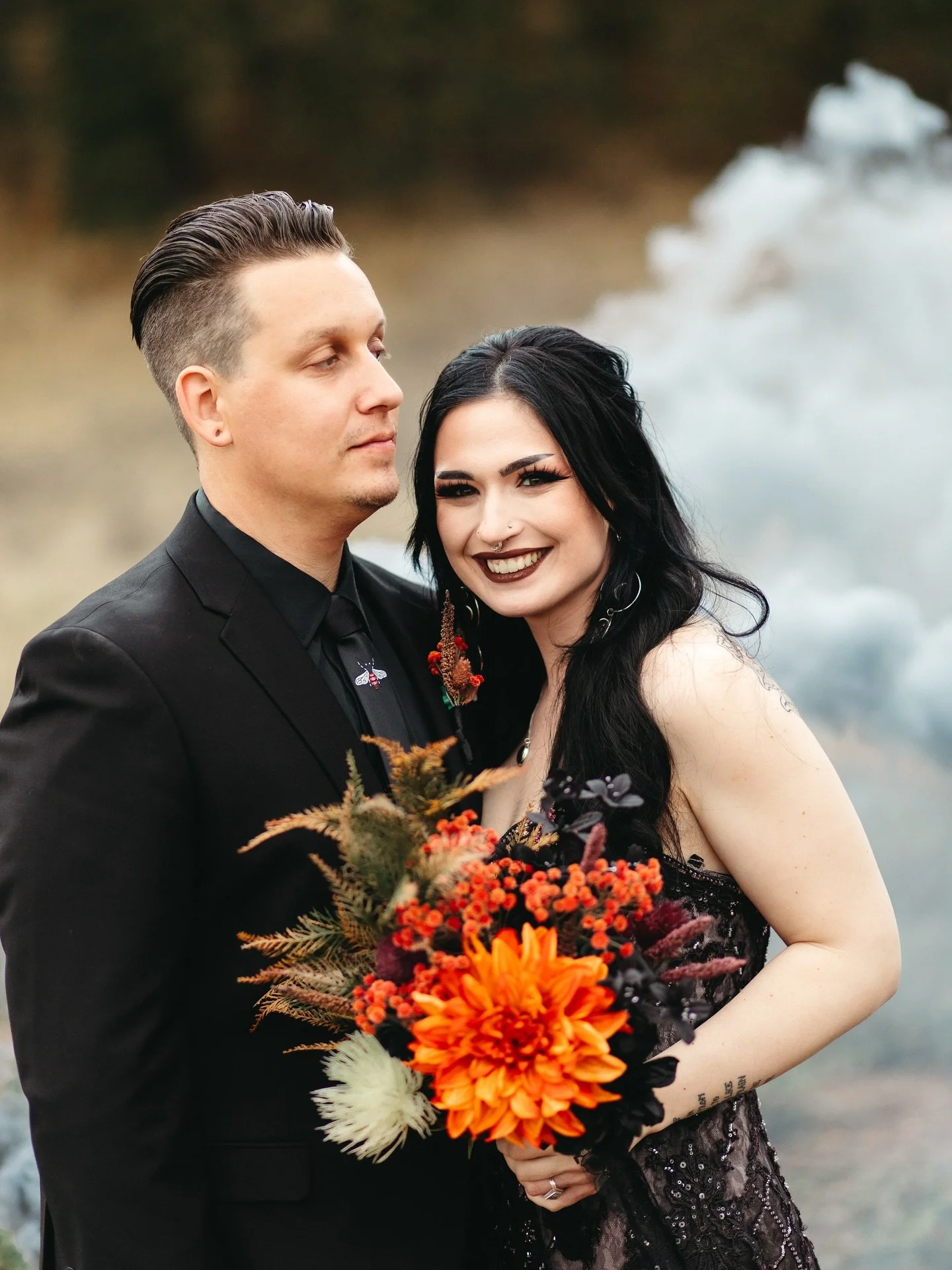 A Halloween Eve wedding draped in dark elegance and autumn glow.
Even years later, I&rsquo;m still in awe of this beautiful day.
Thank you for trusting me to capture it. Forever celebrating you, Clayton and Jessica. 🖤

#HalloweenWedding #BlackWeddin