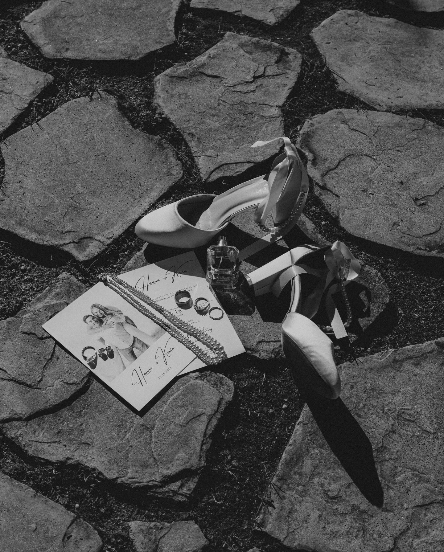 Sometimes, it&rsquo;s the little things 🤍

Venue: JR Ranch Weddings
Photo: @bryangallagherphoto 
Makeup: @minksandinksbyjulia 
Hair: @beautybyliraa 
DJ: @ariaeventservices &amp; @lewis.the.dj 

#lincolncaweddingphotographer
#rosevilleweddingphotogra