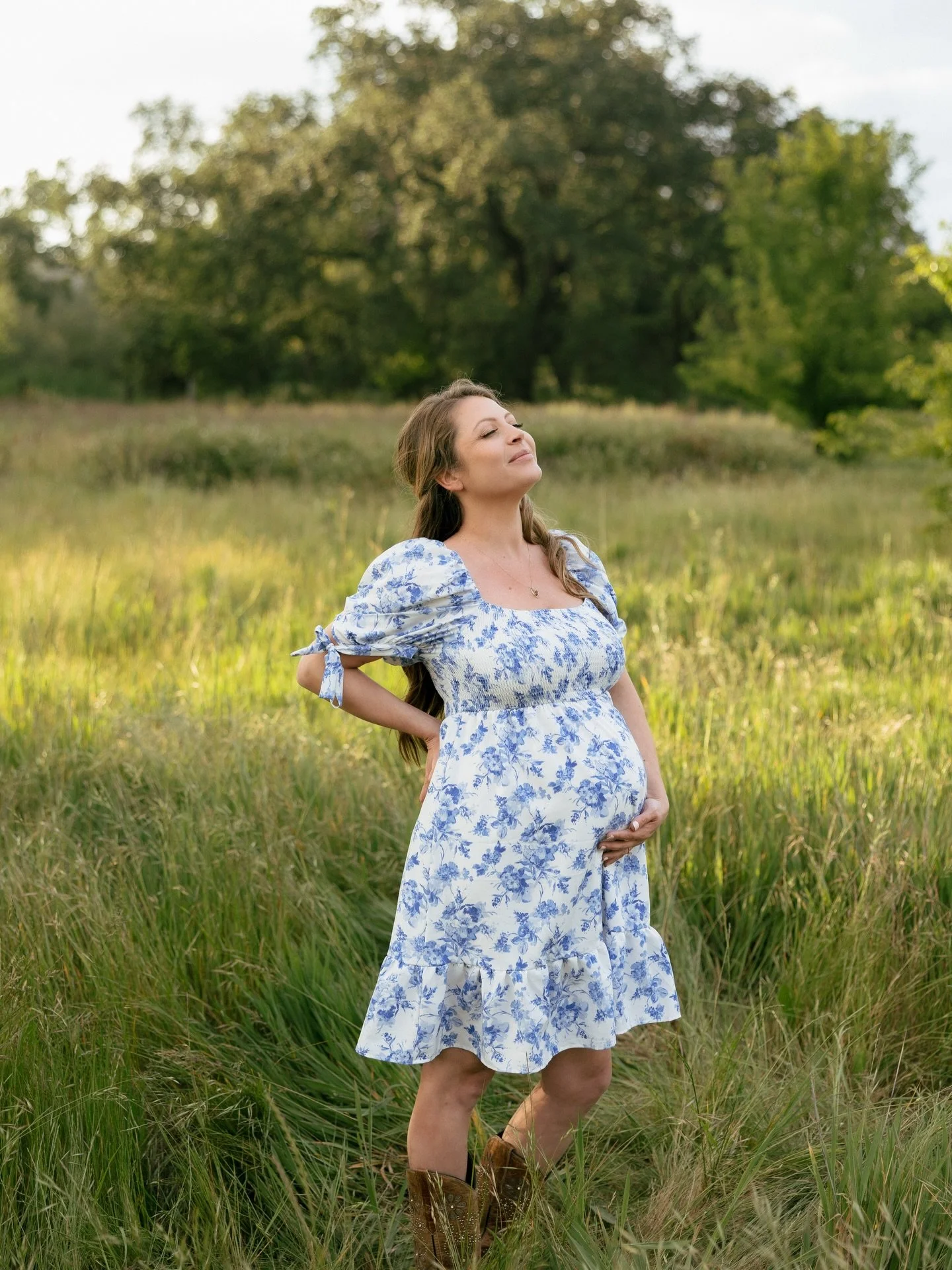 There&rsquo;s something so special about this season of waiting 🤍

So grateful I got to capture these moments before Tara and Conner their little one.

#loomismaternityphotographer
#sacramentomaternityphotographer
#norcalmaternityphotographer
#mater