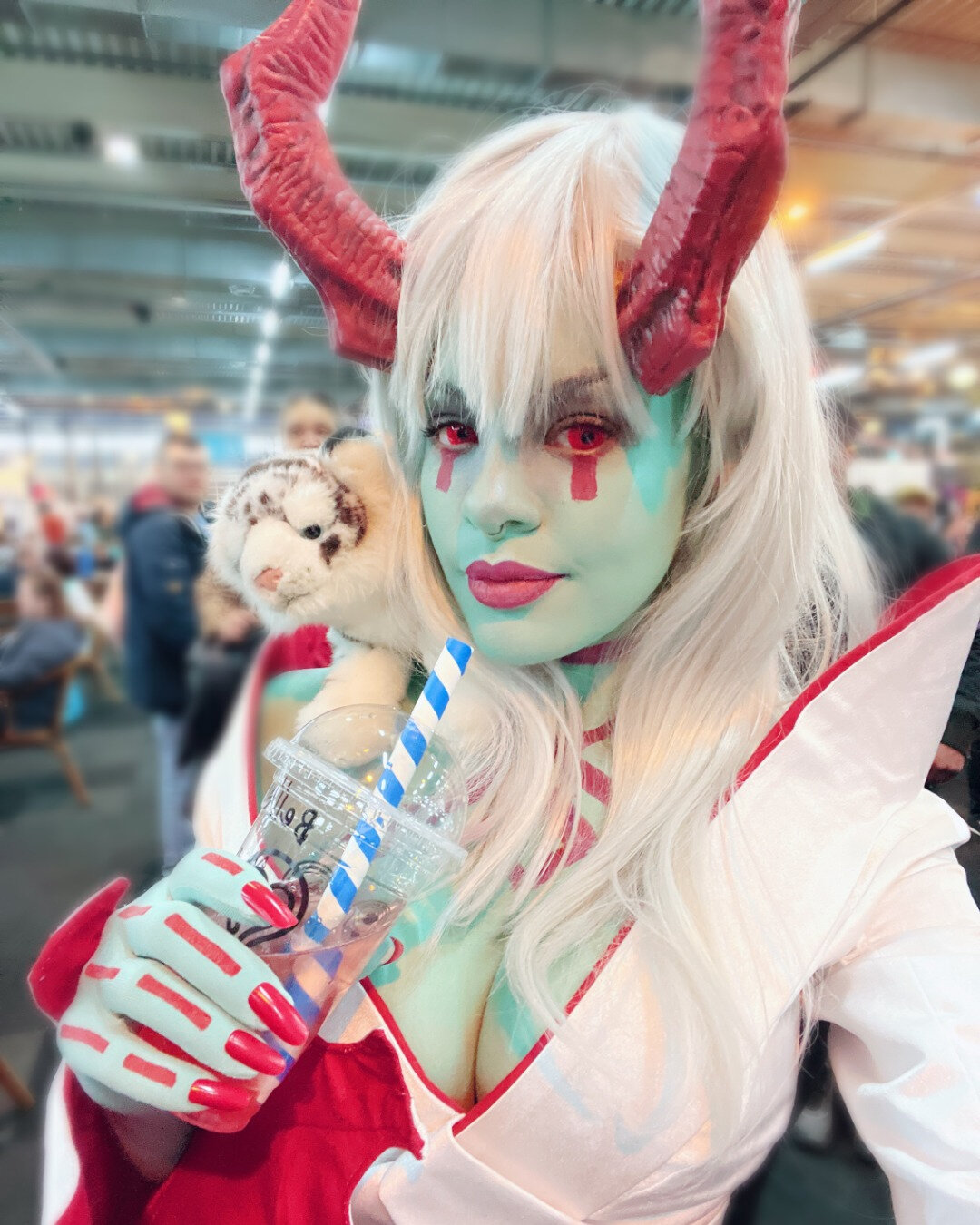 This #selfiesunday, even Devils need to hydrate! 😋 🥤

#devilkazumi #devilkazumicosplay #tekken #tekken7 #tekkencosplay #fgc #fightinggame #fightinggamecosplay #cosplaygirl #cosplay #cosplayer #blackcosplay