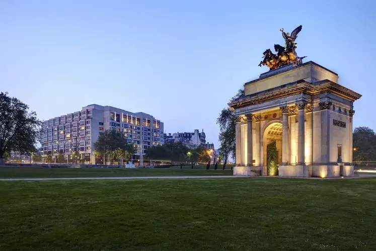 Intercontinental Hotel London with Admiralty Arch in the foreground