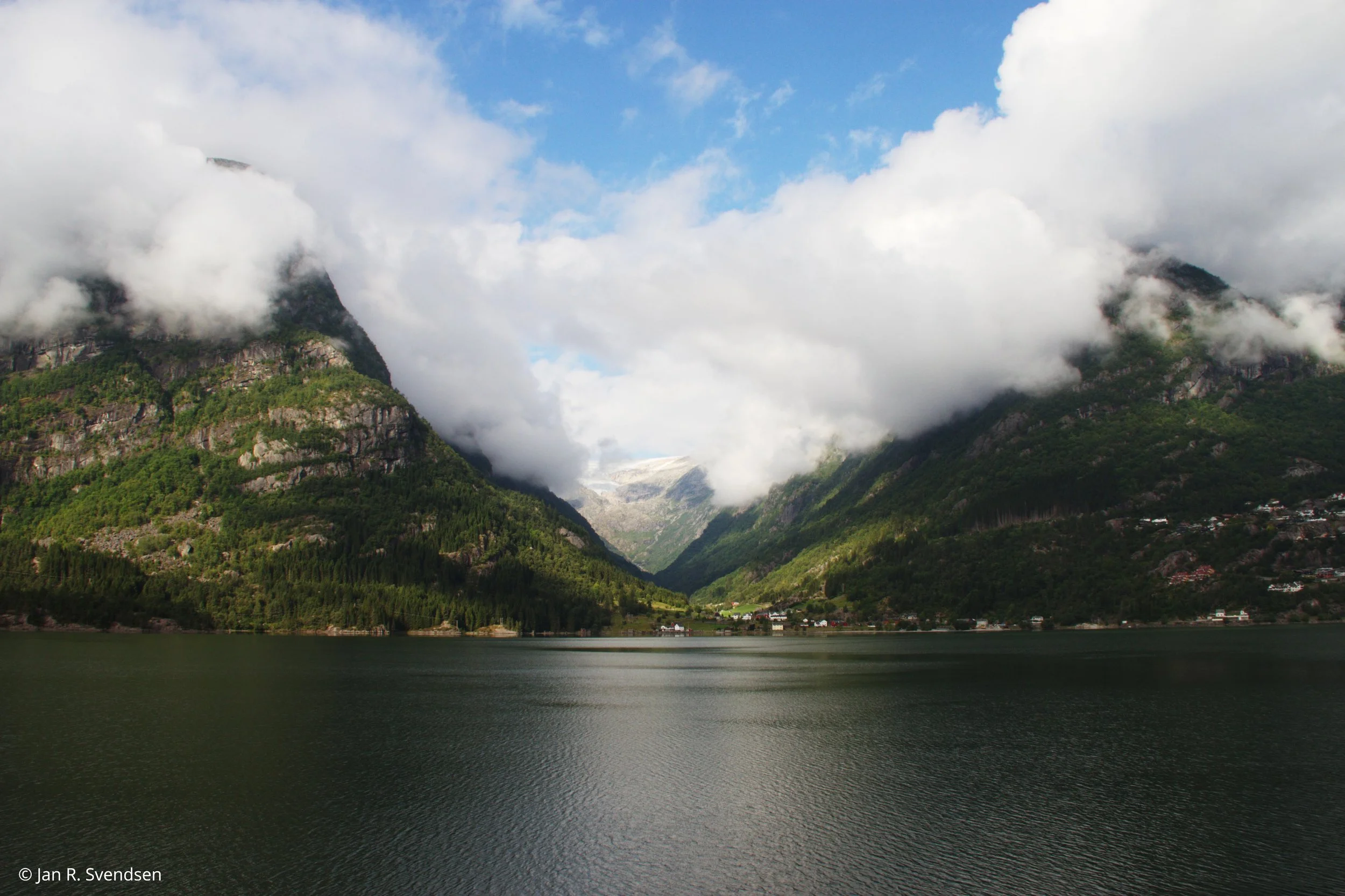 Utsikt mot Buerbreen, Hardanger