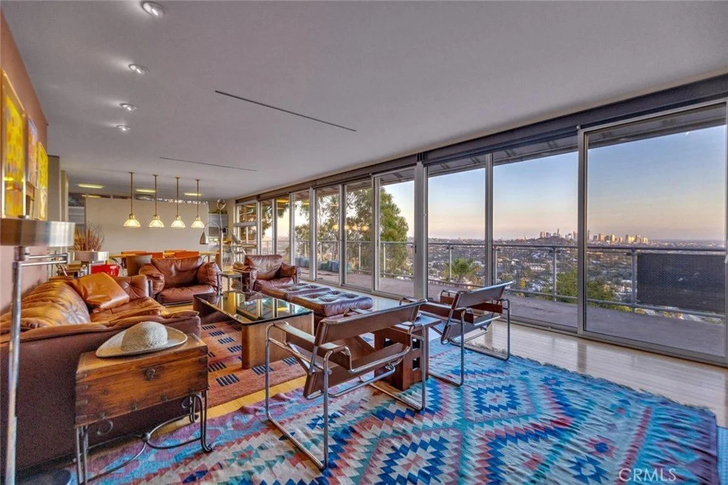 4022 Braeburn Way, Los Angeles, CA 90027
$2,230,000