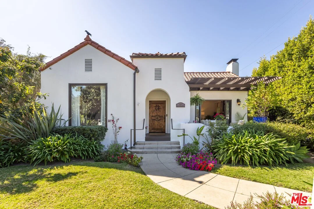 445 N Lucerne Blvd, Los Angeles, CA 90004
$2,940,000