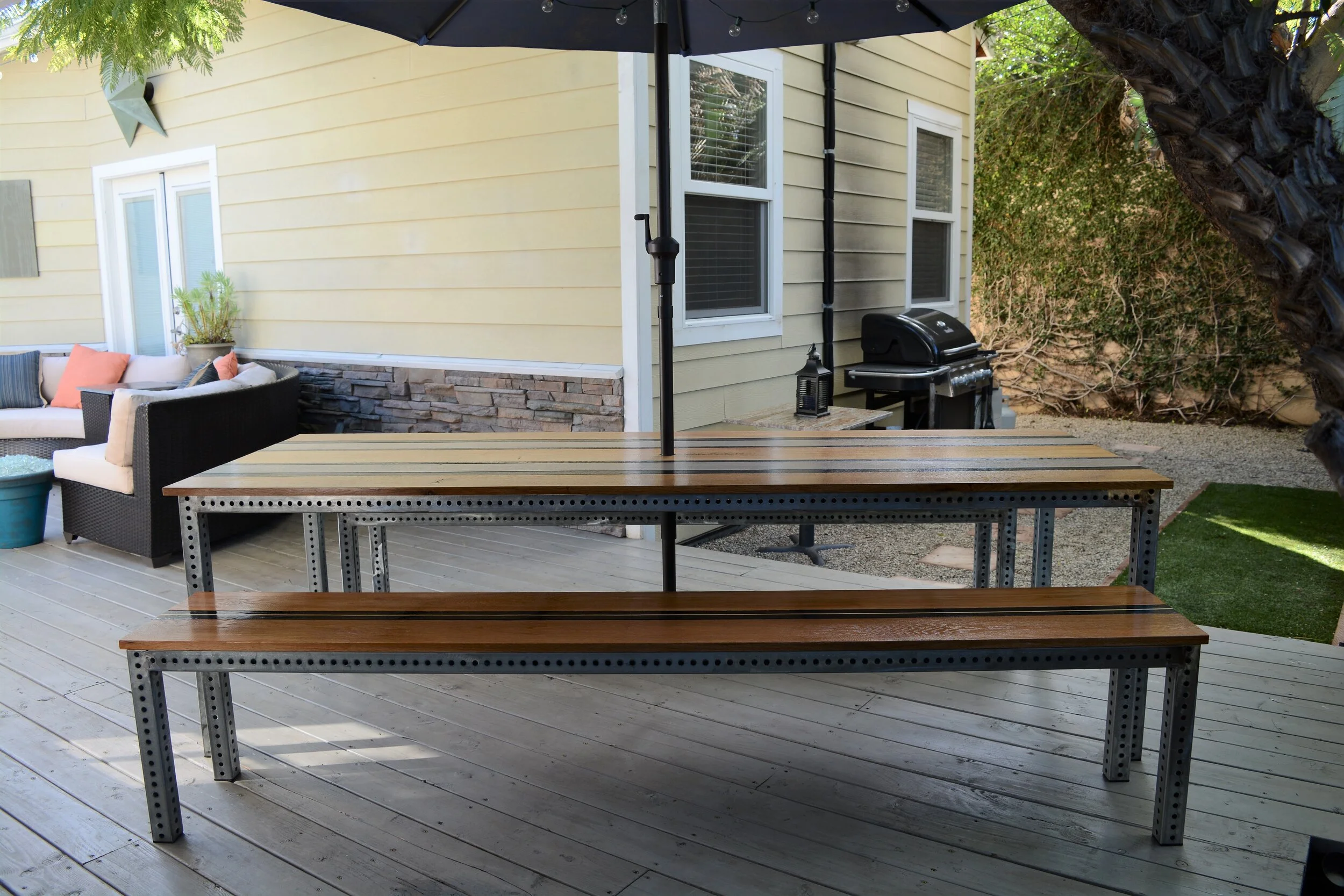 Patio Dining side bench bbq.JPG
