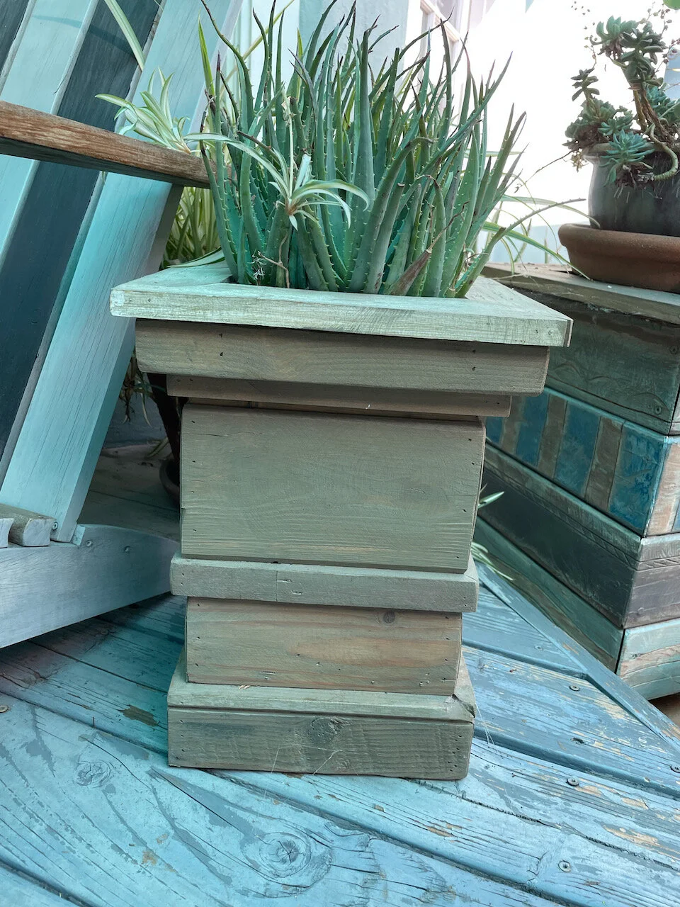 Small Craftsman Planter (side view)