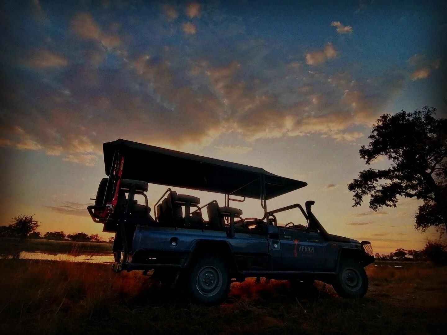 Our Safari vehicles are equipped with:

a. Adjustable camera mounts for photography and act as arm rests

b. Every guest gets a window-seat for good photography 

c. Luggage rack to keep the guests's bags secure from the dust and for keeping luggage 