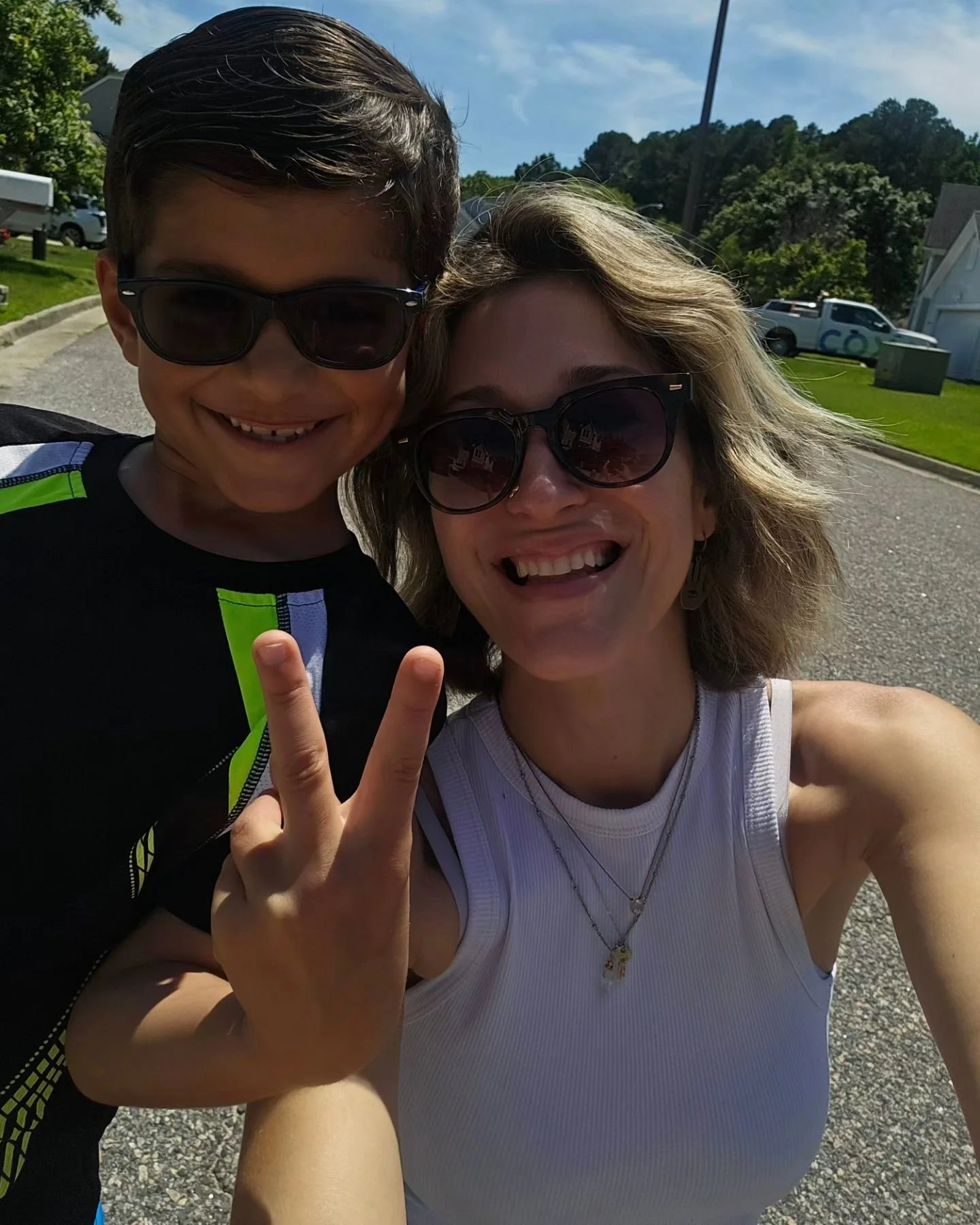 🫰🙌Weekend Shenanigans 🙌🫰 

Life is all that you make it, so we are always here to make the most of it💃🥰

So proud of our little man! We decided to teach him how to play the piano 🎹 so swipe ⬅️ to see his NEW hit single😂 jk, His very first son