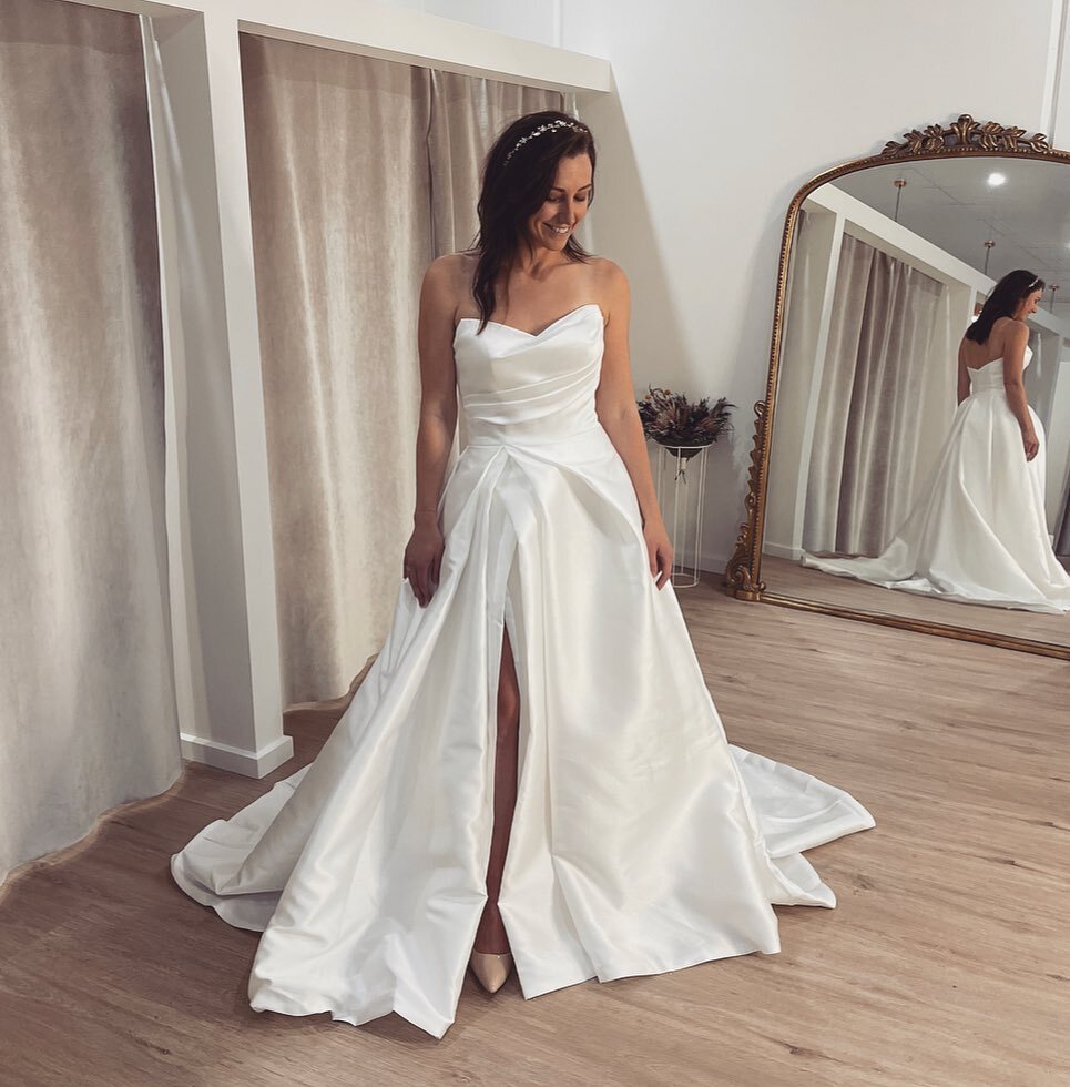 Va Va Vivian 🤩 this stunning duchess satin gown is a breath taking modern design with crisp lines and sexy split. Our Vivian Gown  is now in store to try on 🤍 RRP $2,199