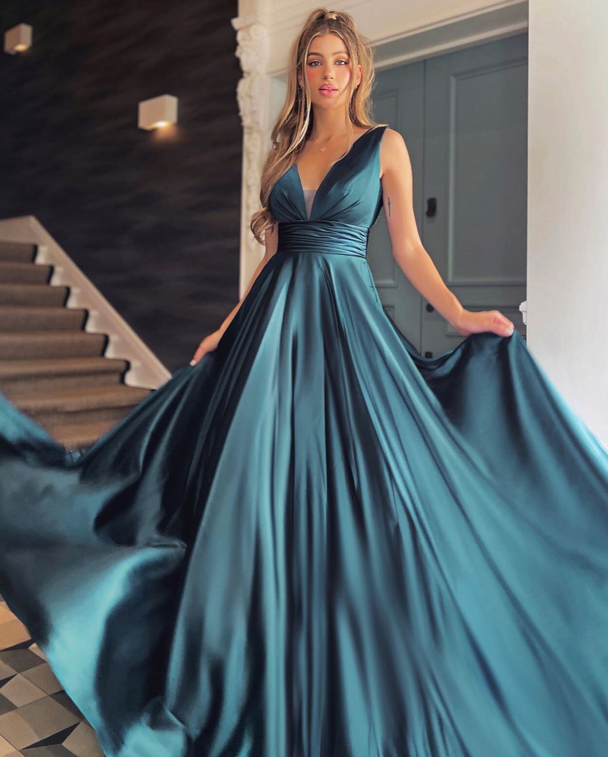 Cove 🤍 gorgeous satin gown with V Neck and full skirt #bridesmaid #satingown #longgown #bridesmaidsdress #tealgown #vneckbridesmaids #houseofgownsmelbourne