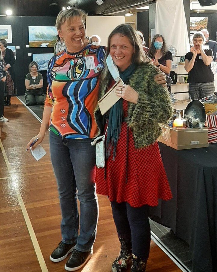 Oh my... This past weekend I was one of 67 Artists exhibiting at the Arts Canterbury Art Exhibition at the Cashmere Club.

And, on Sunday - I won the &lsquo;People&rsquo;s Choice Award&rsquo;.

I really don&rsquo;t like sounding too &ldquo;show-y off