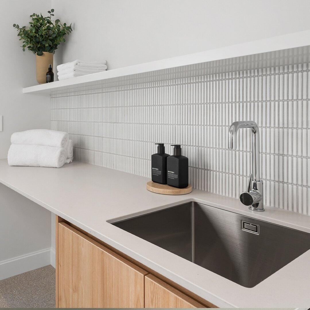 Laundry / Takapuna. We completed this laundry at the end of last year, natural tones and minimalistic approach making it such an inviting space. Tapware from @waterwarenz 

#WilliamsPlumbing #PlumbingServices #AucklandPlumber #PlumbingNZ #AucklandMai