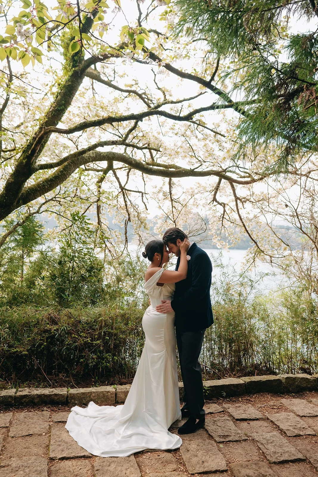 A Half-Day Wedding in Japan: Hakone Shrine and Mount Fuji Views