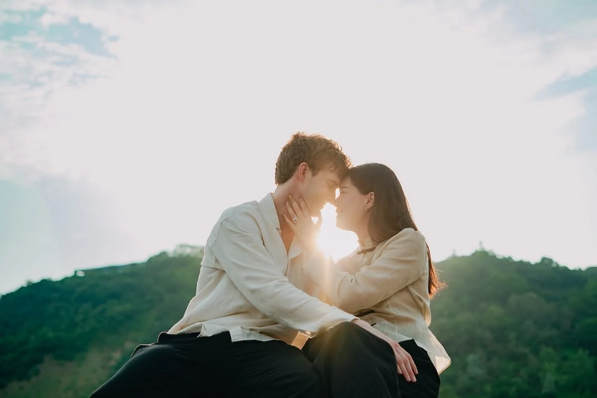 How Do You Spot Your Photographer During a Surprise Proposal?