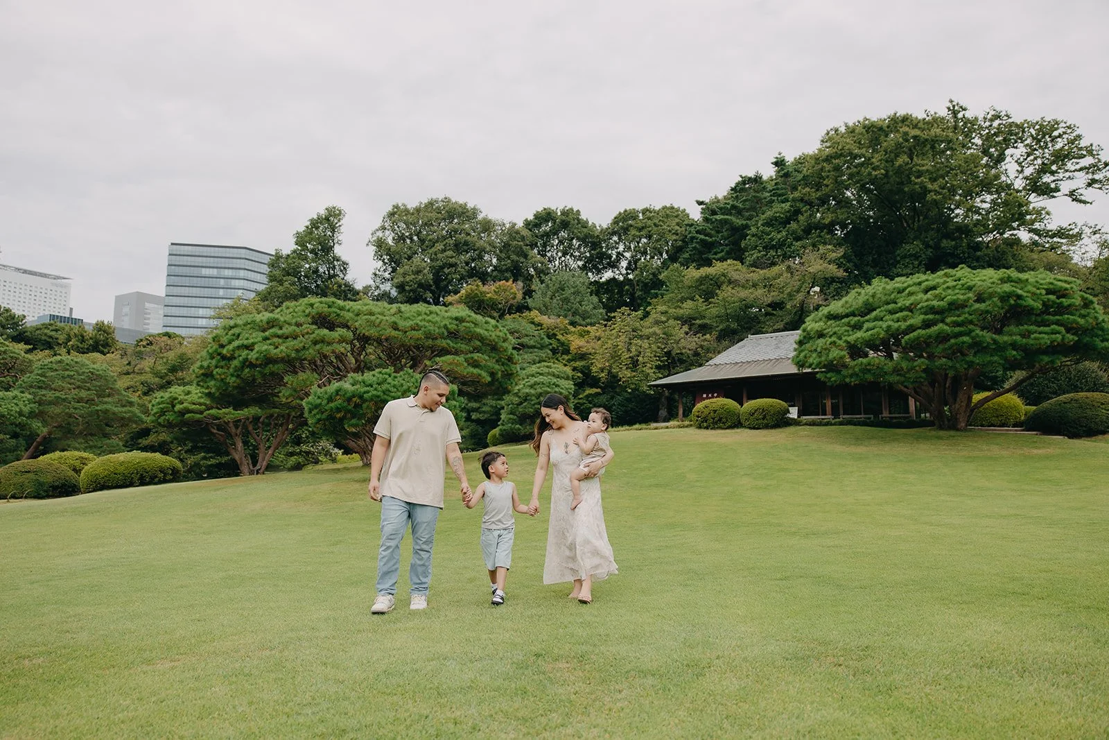 A Special Proposal for the Whole Family at Shinjuku Gyoen, Tokyo, Japan 