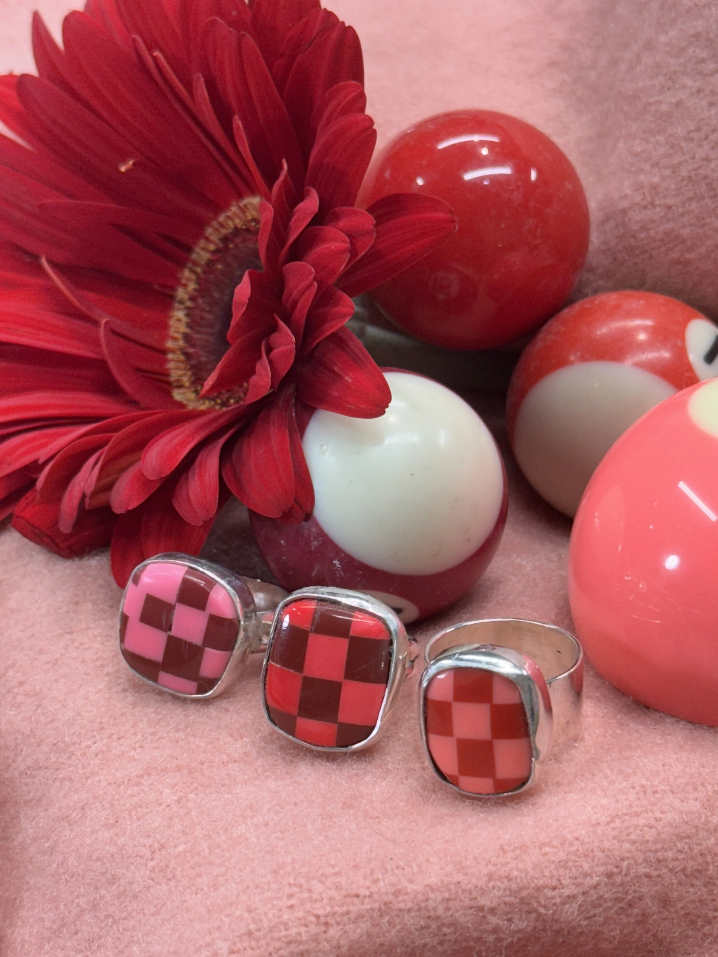 RED, PINK AND BURGUNDY BILLIARD BALL RINGS