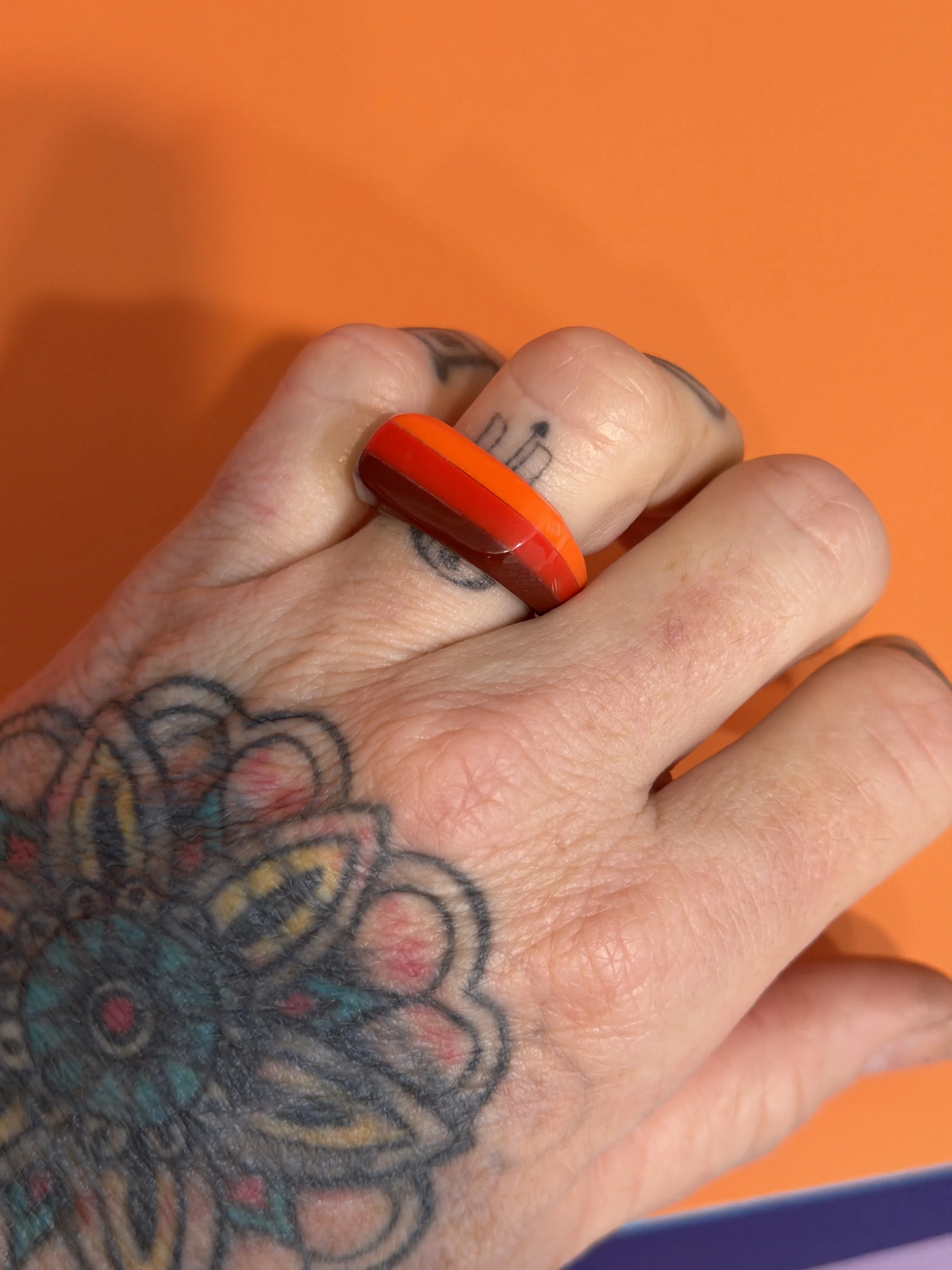 BURGUNDY-RED-ORANGE OMBRE STRIPED POOL BALL RING SIZE 8