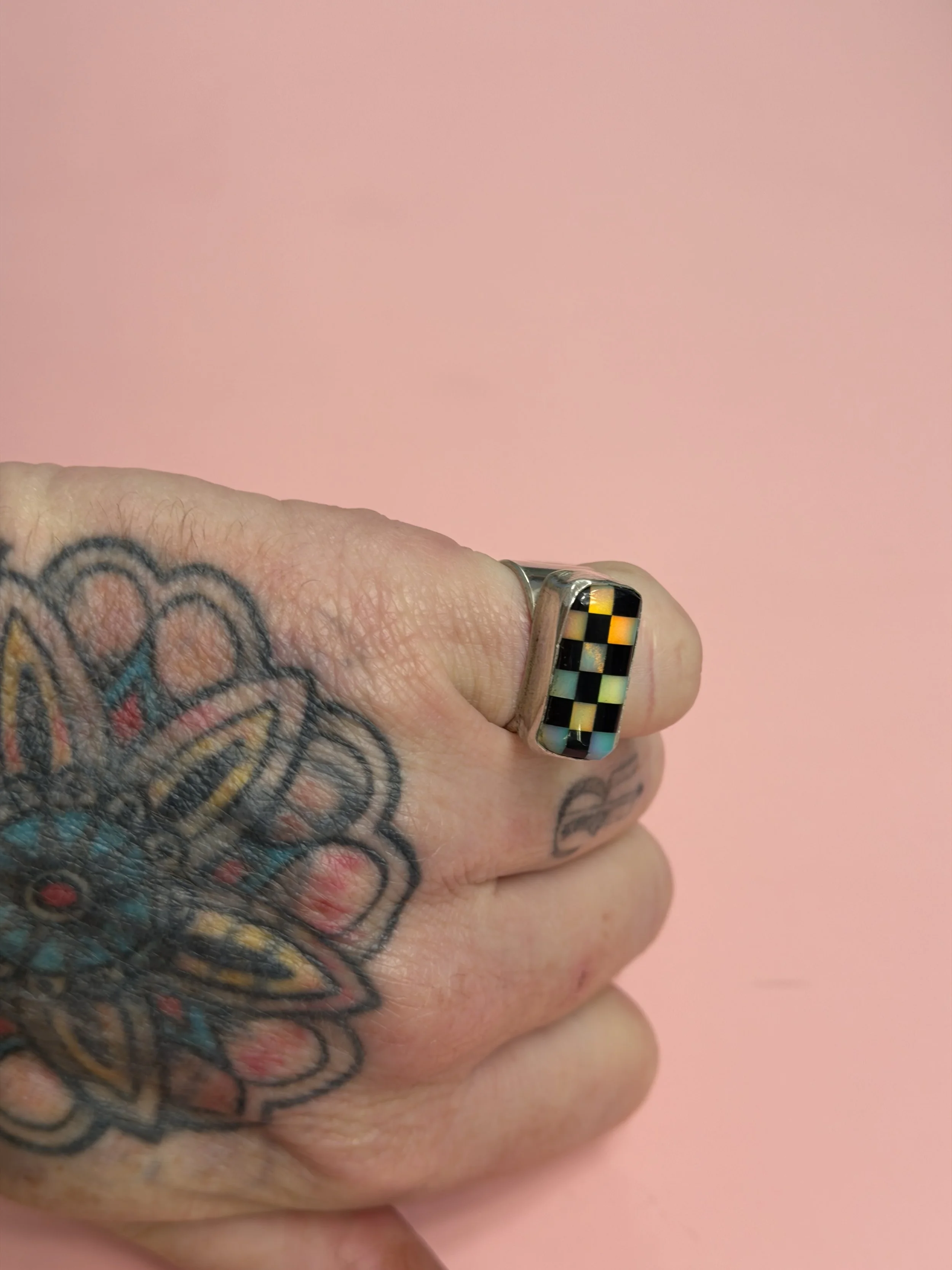 B & W IRIDESCENT BILLIARD EAST-WEST RECTANGLE CHECKER RING - SZ 6.5