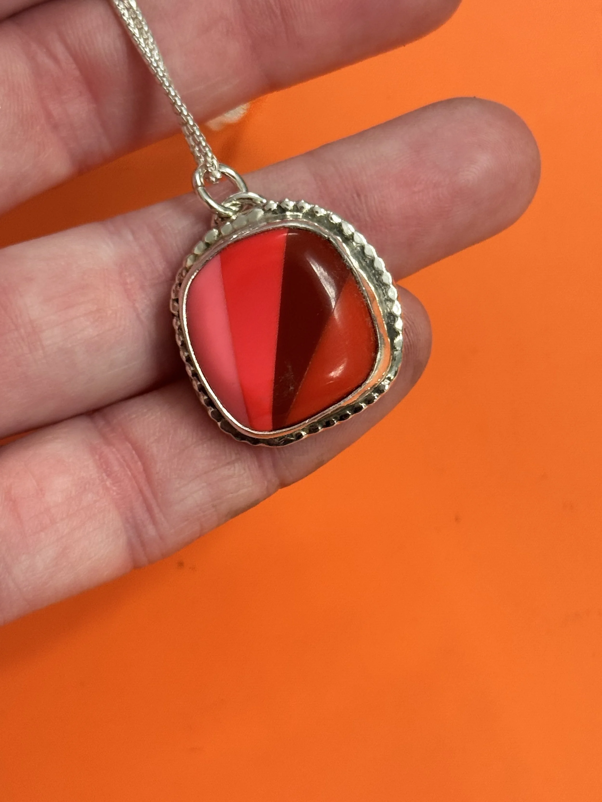 PINK-RED OMBRE BILLIARD BALL SCRAP PENDANT NECKLACE