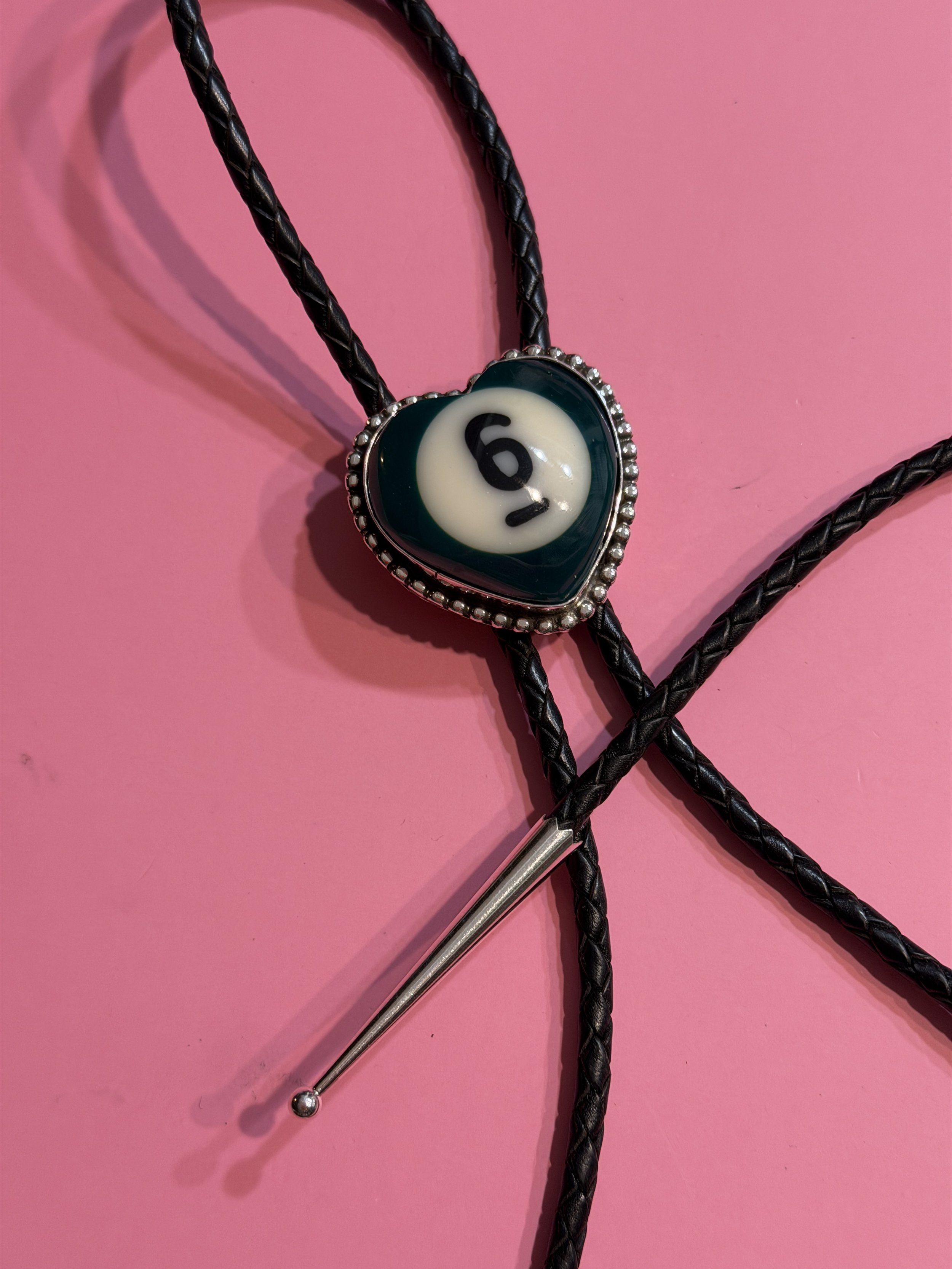 RARE VINTAGE JADE GREEN HEART-SHAPED 6 BILLIARD BALL BOLO