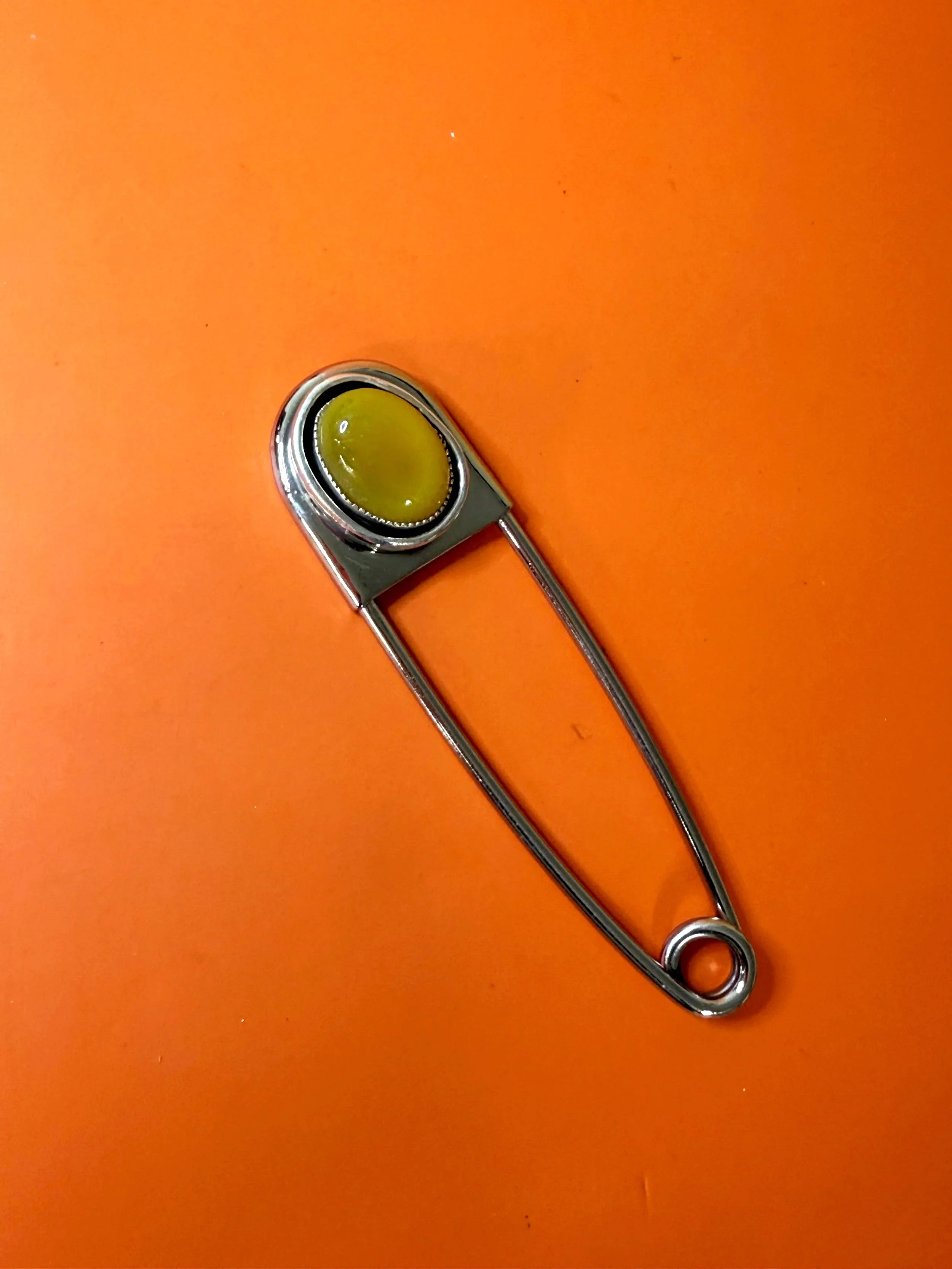 BUTTERSCOTCH AMBER SHADOWBOX STYLE JUMBO SAFETY PIN