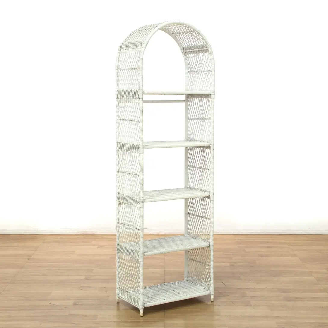 white wicker shelf .png