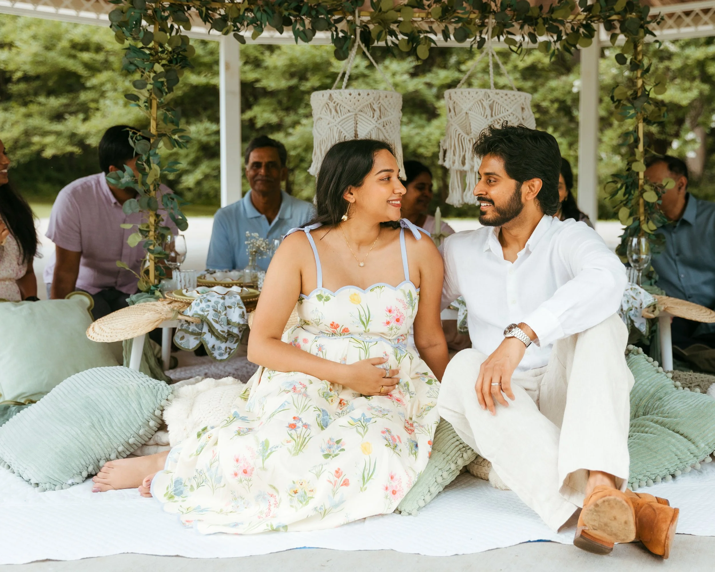 A Cedar &amp; Sage Gender Reveal Picnic at Meadowlark Botanical Gardens
