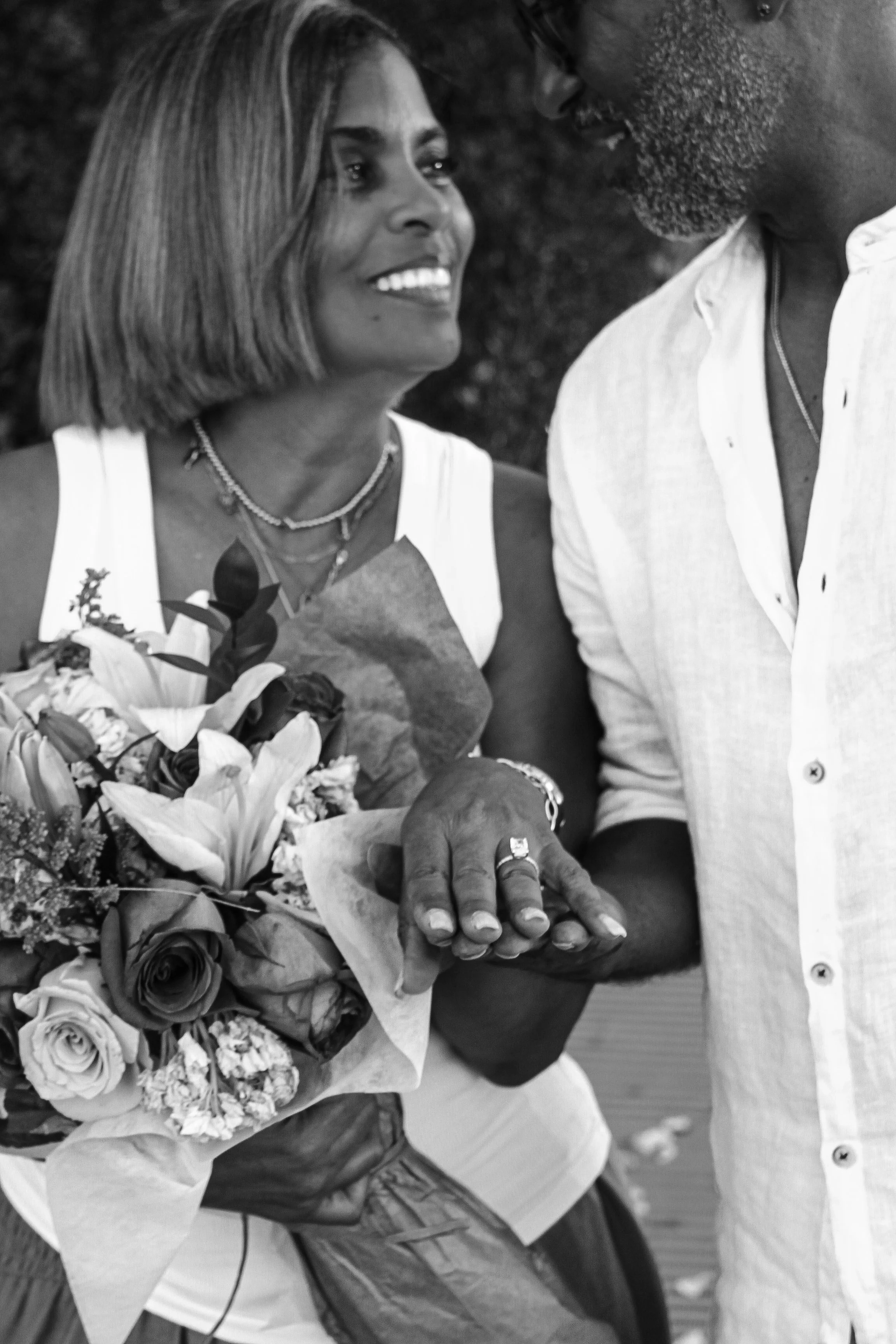 Pampas Picnics proposal picnic | showing off the stunning engagement ring