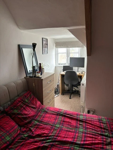 Curzon Rd bedroom 11.jpg