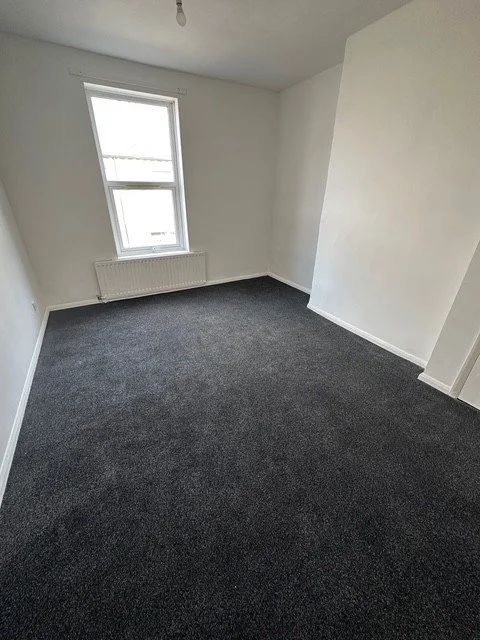 103 Salisbury bedroom 1.jpg