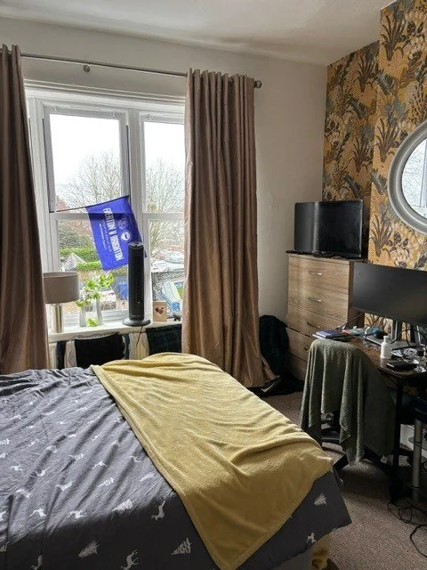 Curzon Rd bedroom.jpg