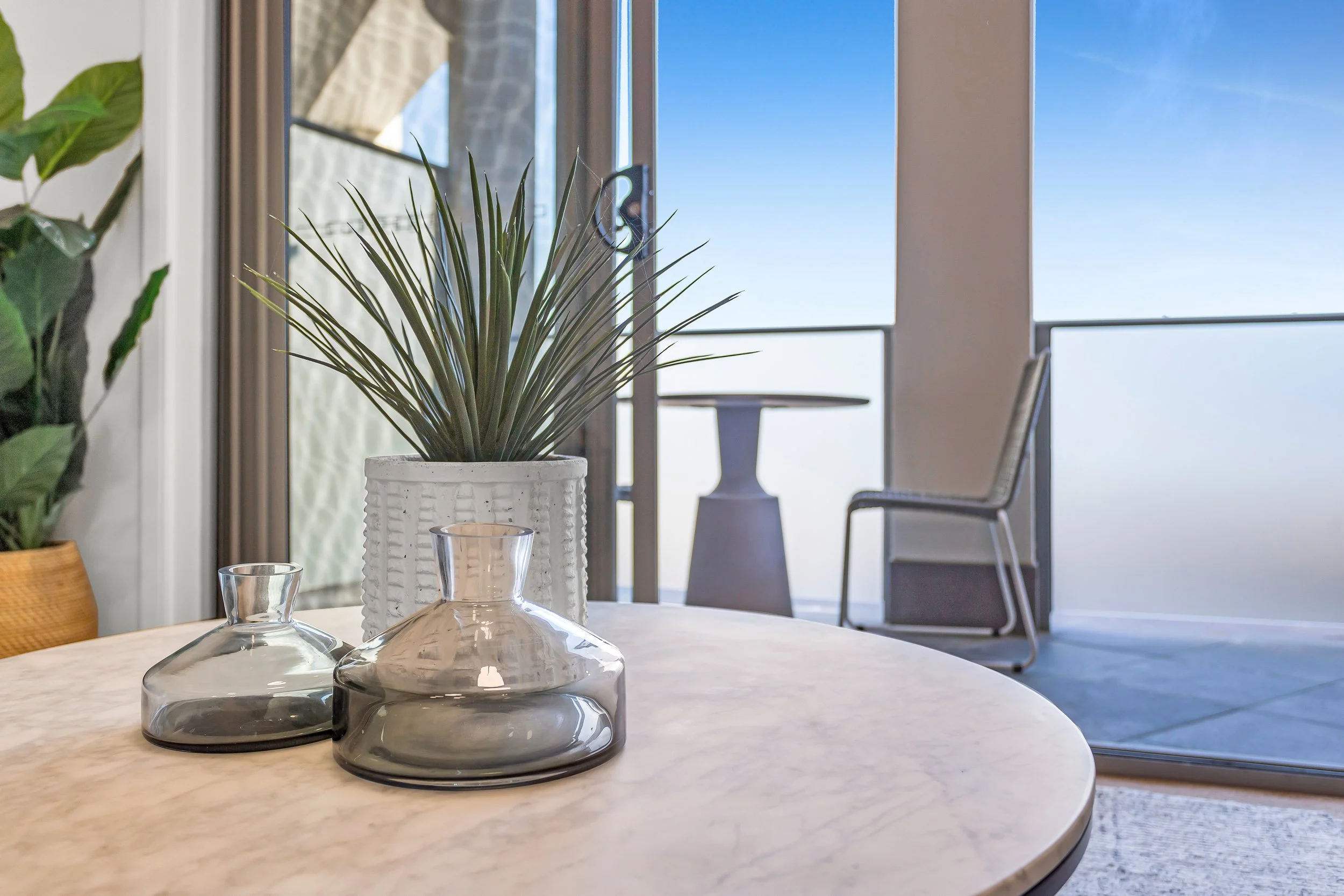 199 lounge balcony.jpg