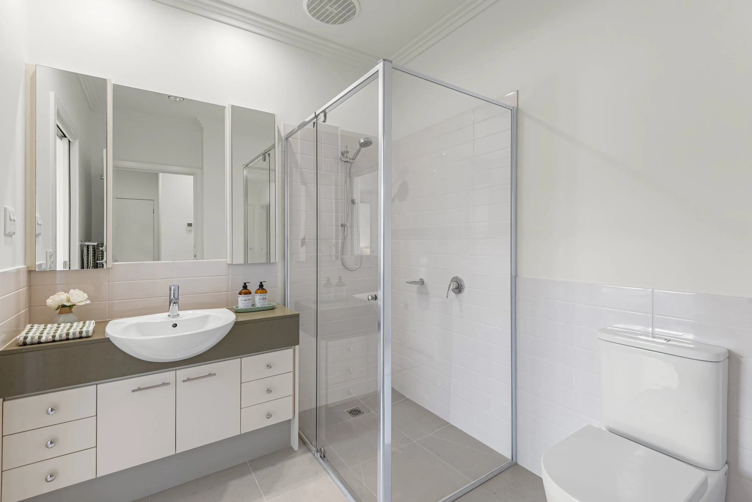 Unit 113 - Bathroom.jpg