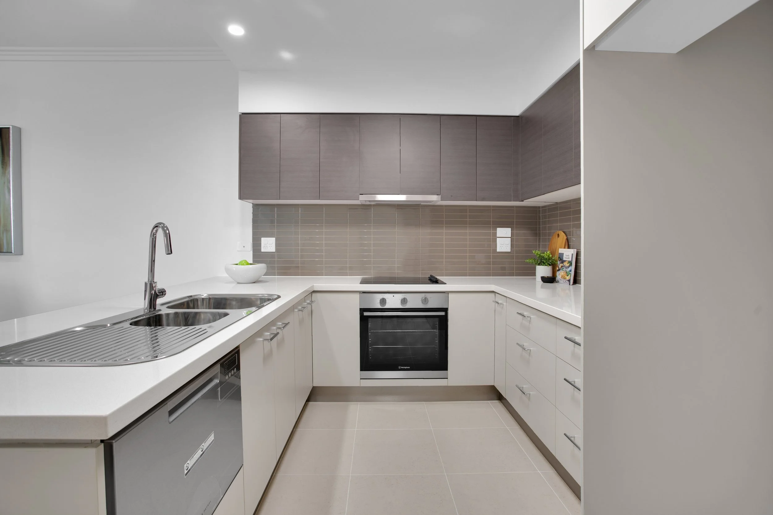 APT 190 - KITCHEN.jpg