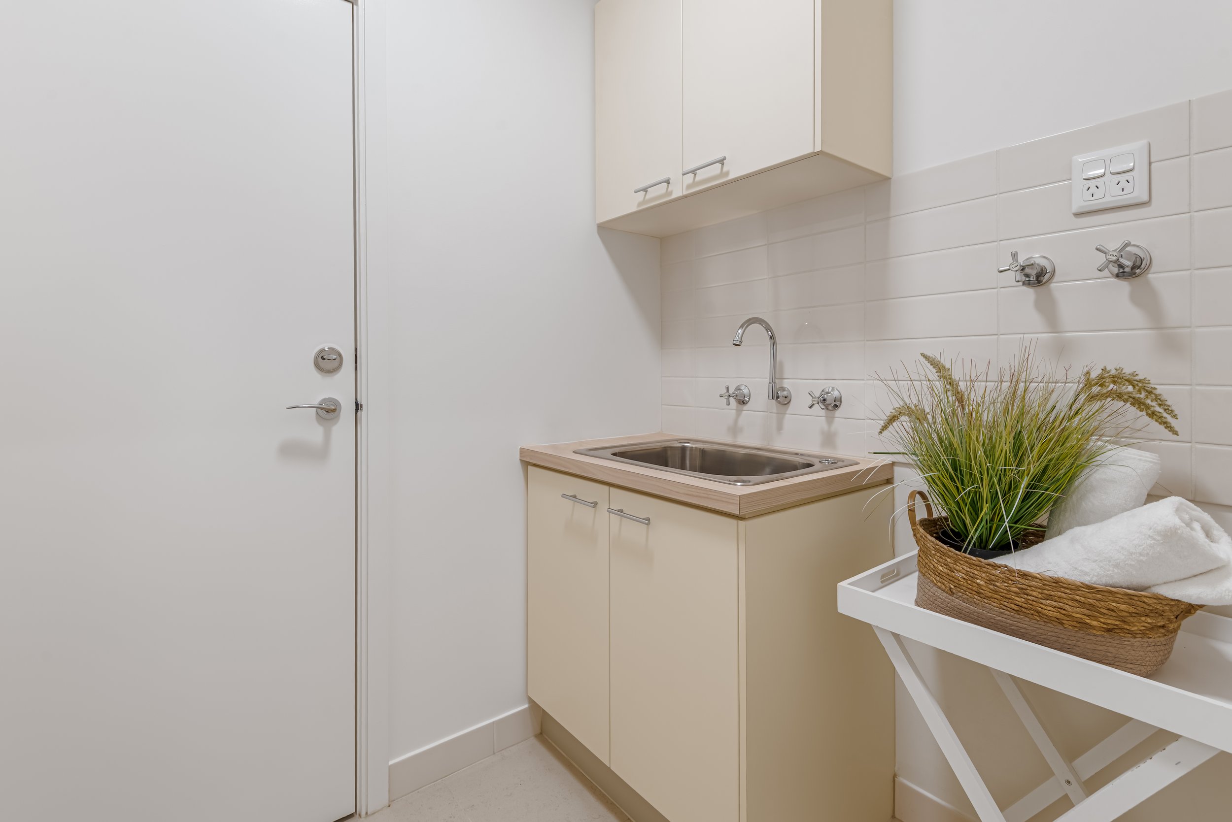 Unit 113 - Laundry.jpg