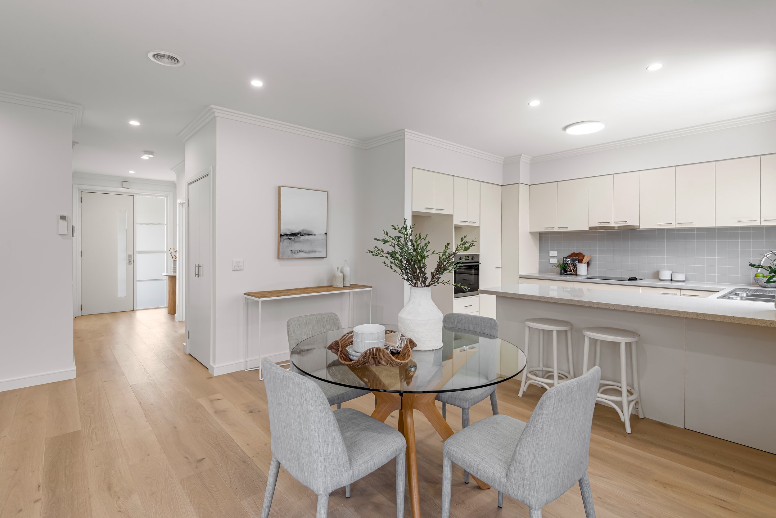 Unit 113 - Dining 1.jpg