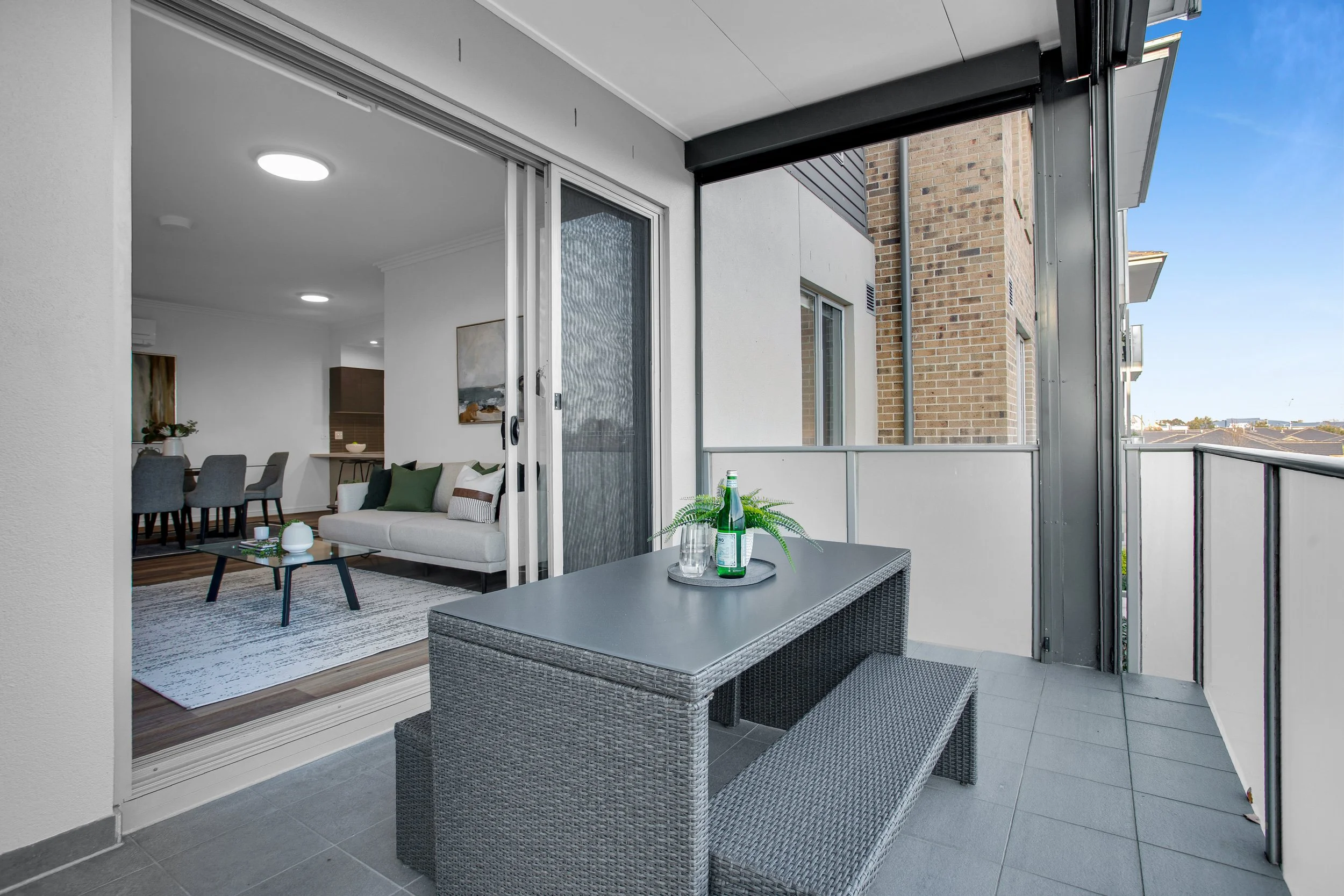 APT 190 - BALCONY .jpg