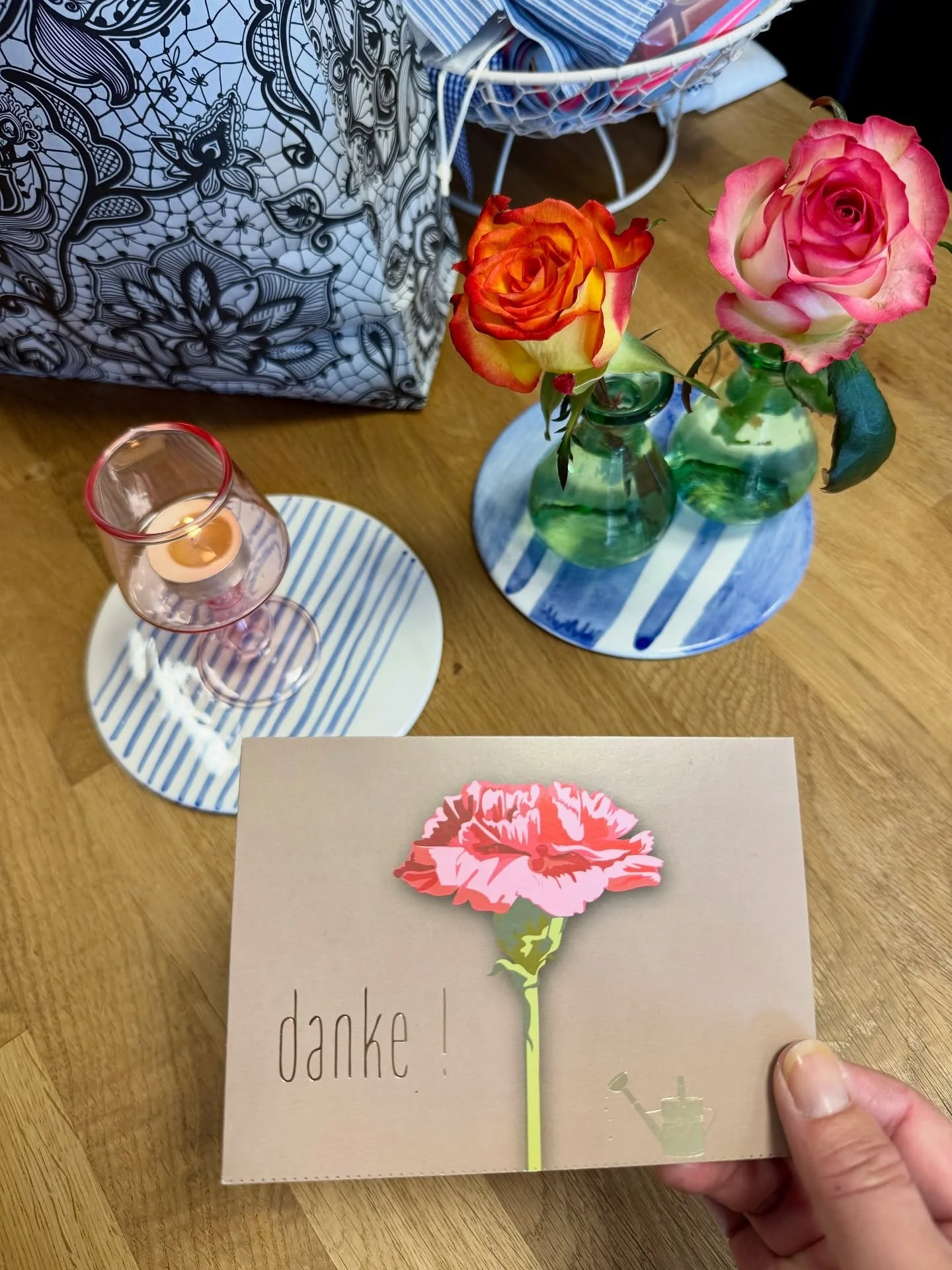 🤩Eine wundersch&ouml;ne Powerwoche neigt sich dem Ende zu.

💖Von Herzen danke an meine treuen Kundinnen, ihr kommt nicht nur zum Einkaufen, sondern beschenkt mich auch mit eurer Herzlichkeit&hellip;
🌹🍫🍪🗺️

🙏Ein grosses Danke geht auch an meine