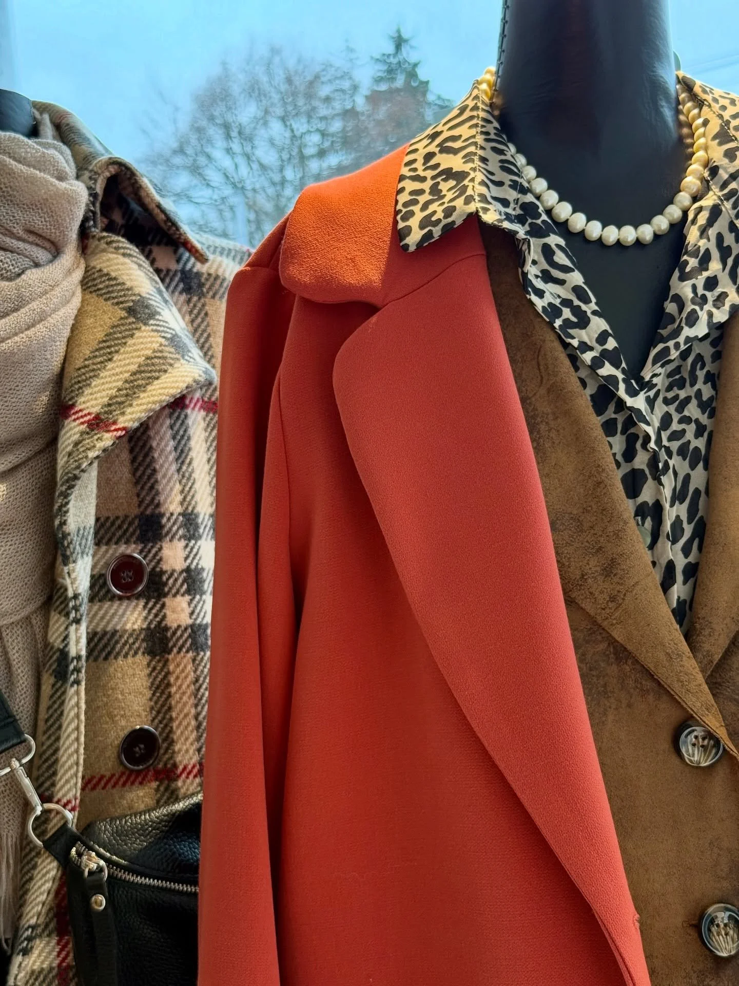 🤌Eine niegelnagelneue Woche startet und ich habe was ganz Besonderes.

👌Diese Burberry Jacke ist ebenfalls niegelnagelneu, edel wie gewohnt und einfach ein Klassiker.

✨ Gr&ouml;sse: M
💰 Preis: 650.&ndash;

👏Ein St&uuml;ck britischer Luxus, w&uum