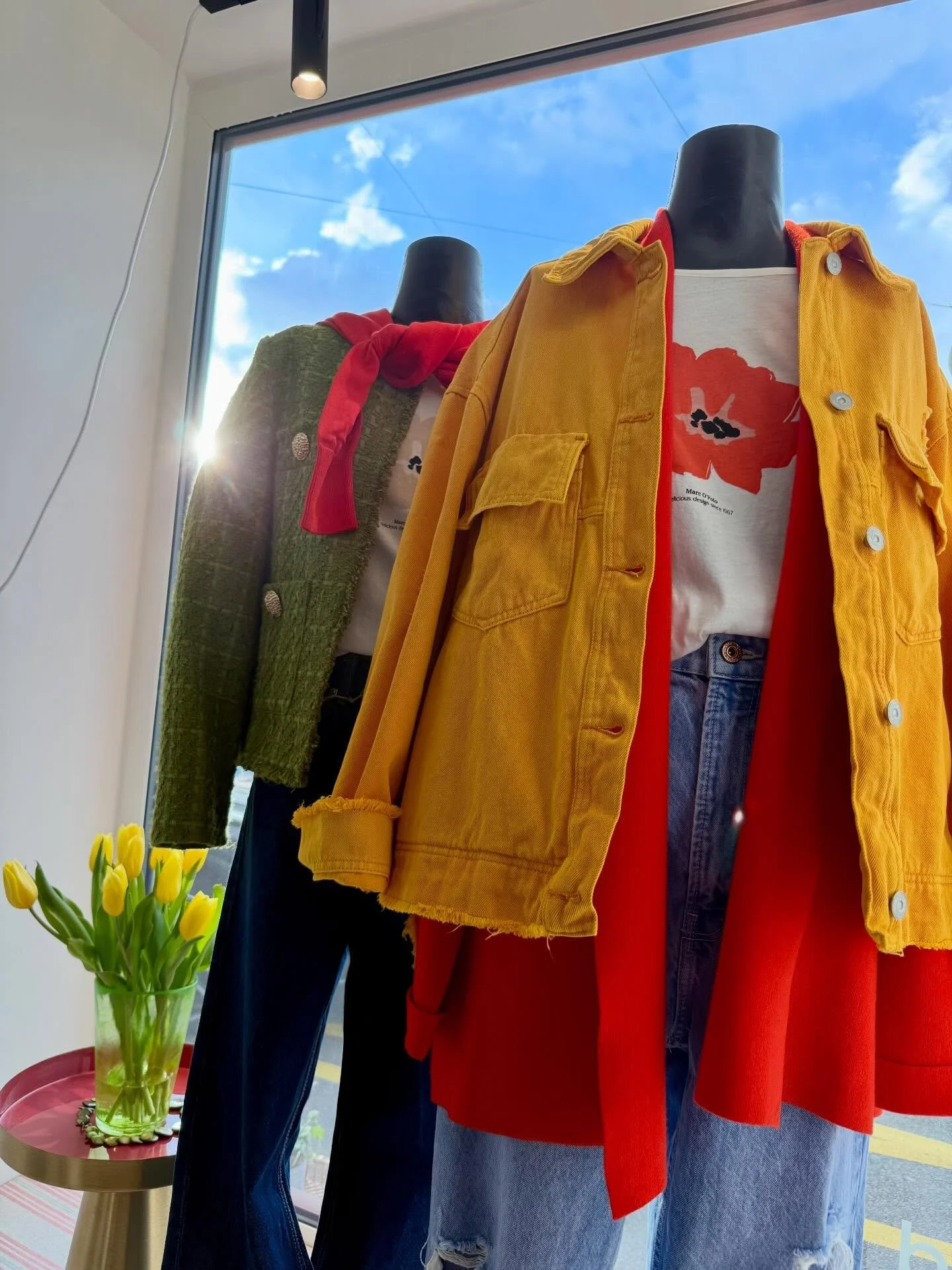 Gute Laune mit sch&ouml;nen Farben.
🎨🎨🎨

#colorfashion 
#oodt 
#farbenmachenlaune 
#secondhandlove 
#oerlikon