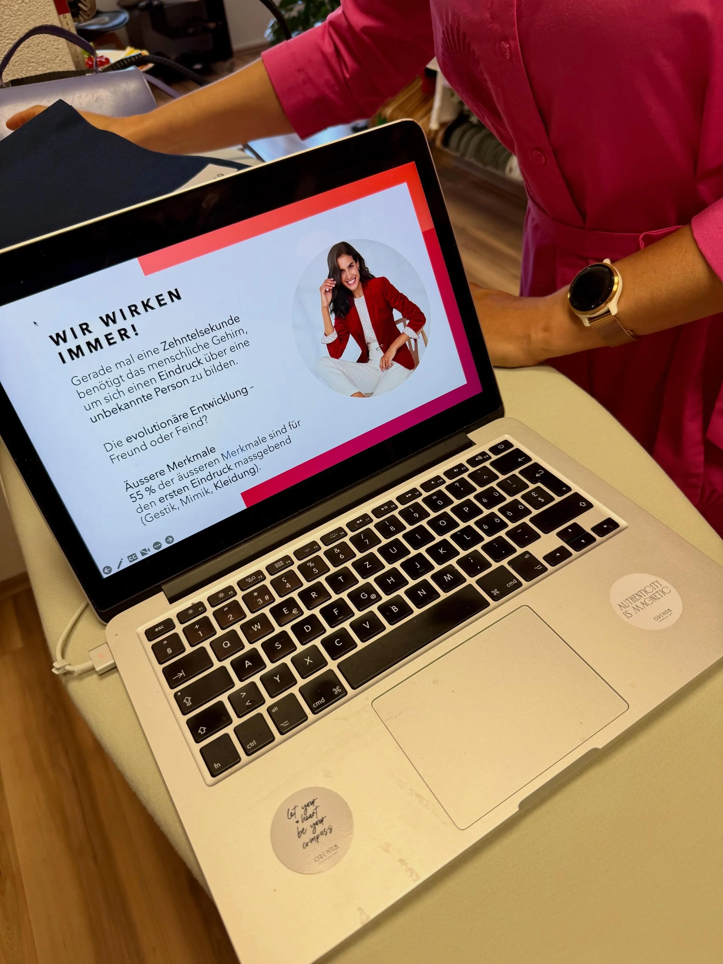 Ein Sonntag voller Freude und Dankbarkeit.
🙏🙏🙏
Gestern haben wir unseren letzten Workshop vor der Sommerpause gefeiert. Die Vorzeichen waren zun&auml;chst etwas durchwachsen: Eine Anmeldung und zwei Abmeldungen. Doch mein Optimismus sagte mir, das