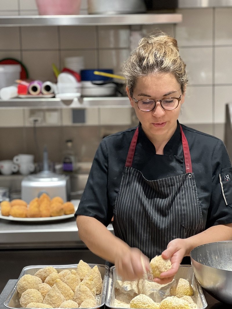Cheffe en cuisine.JPG